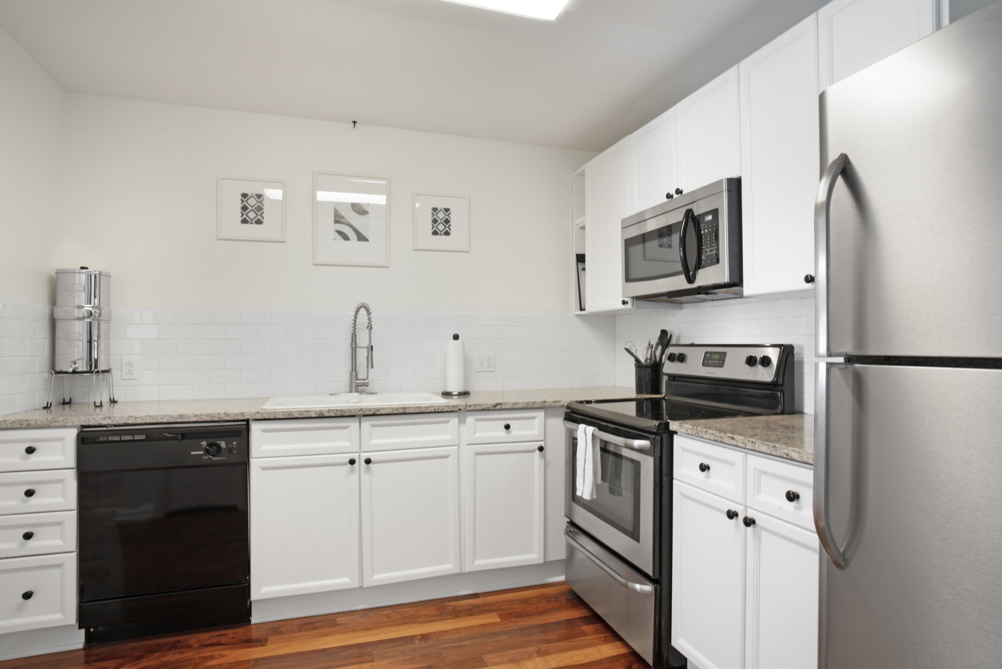 2097 Graybar Ln Unit: C1