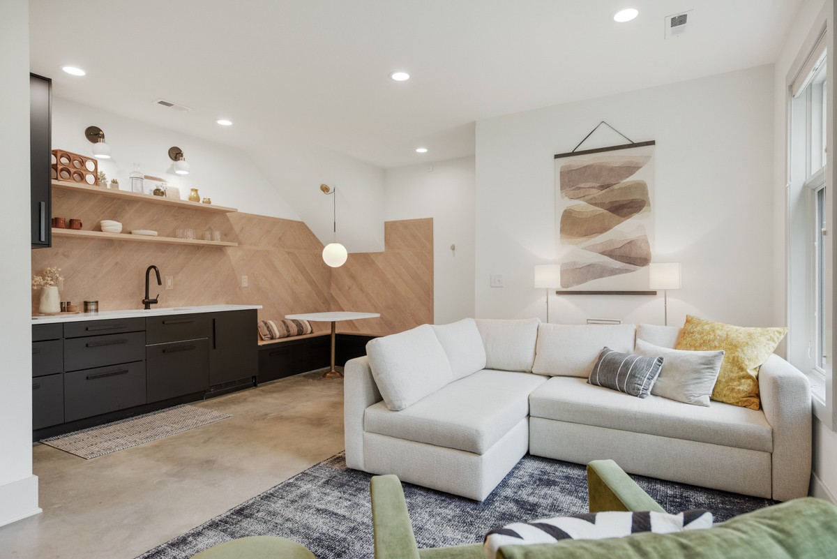 1006 Ozark St