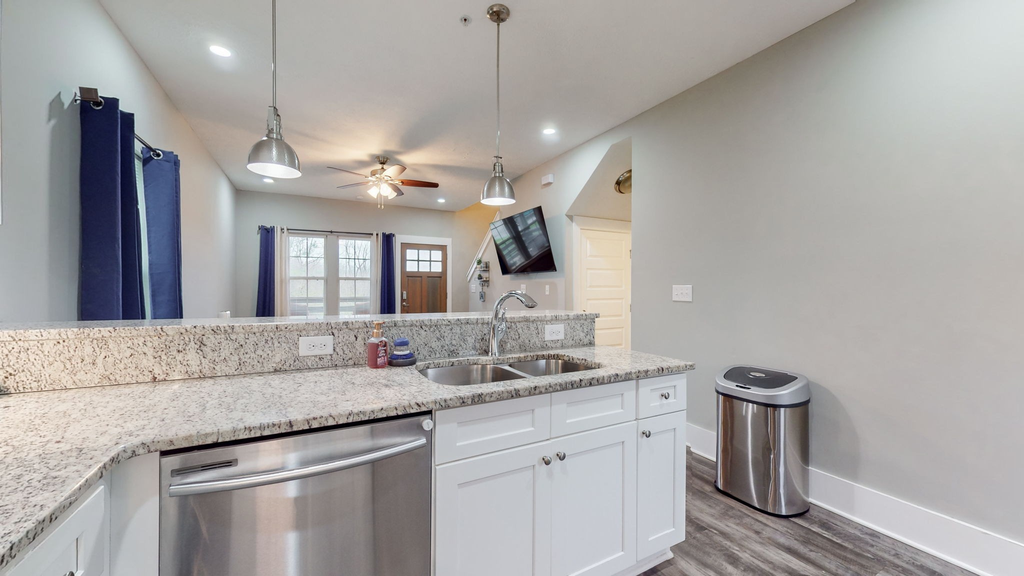 2143 Bell St Unit: C