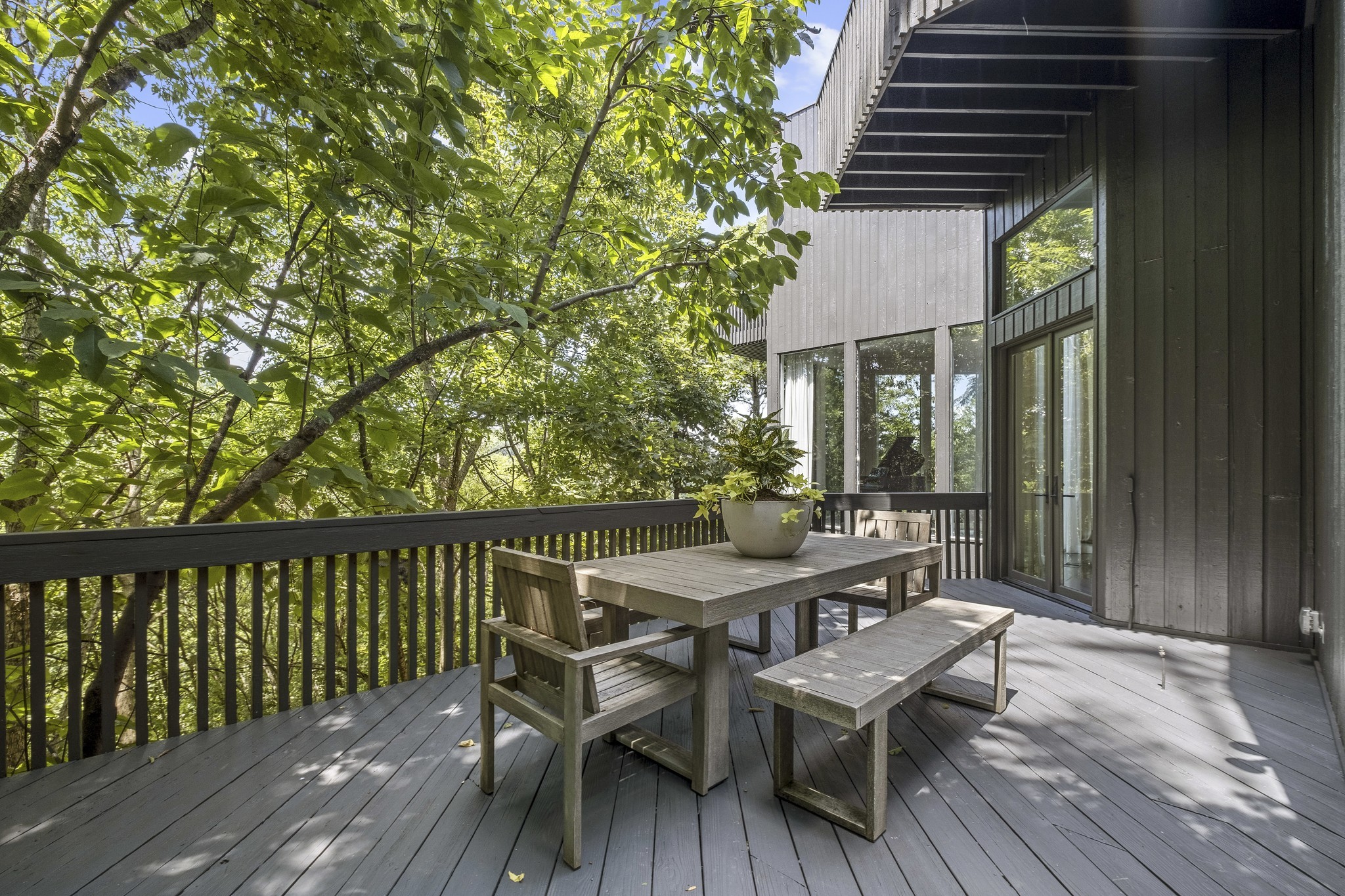 1709 Tyne Blvd