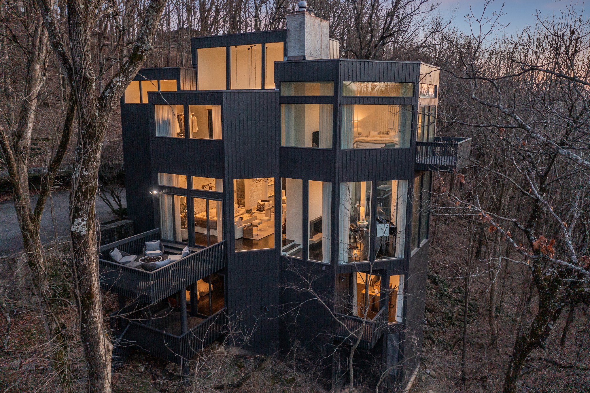 1709 Tyne Blvd