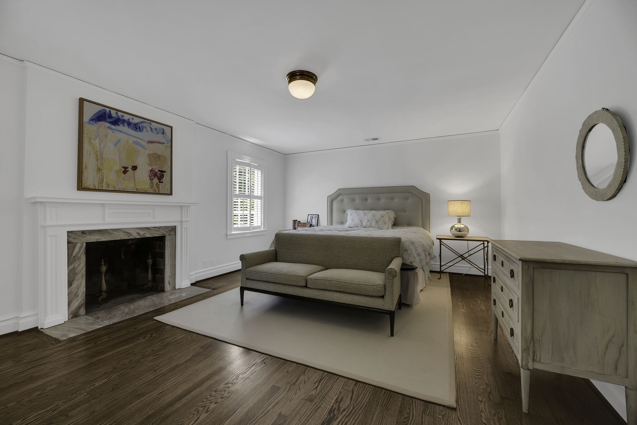 221 Evelyn Ave
