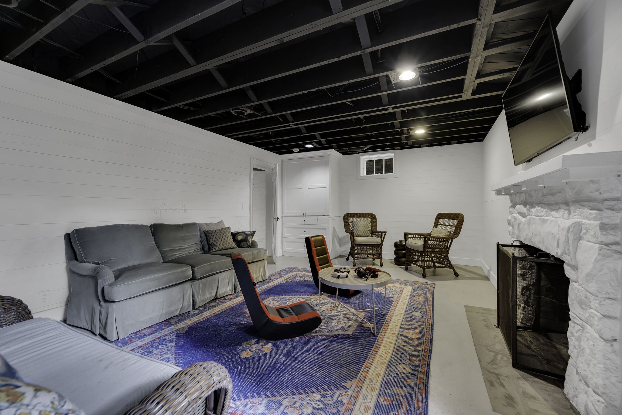 221 Evelyn Ave