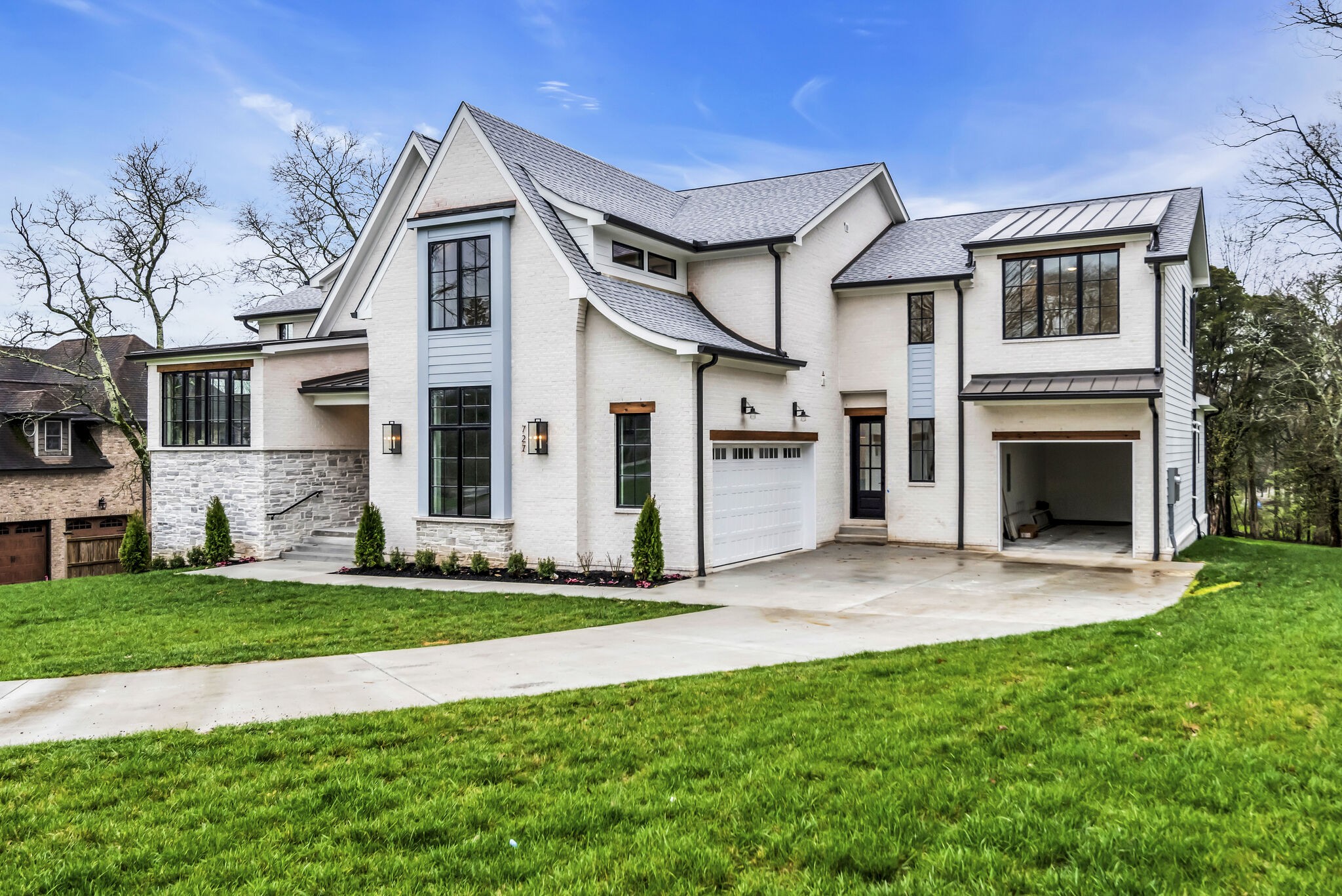 727 Starlit Rd