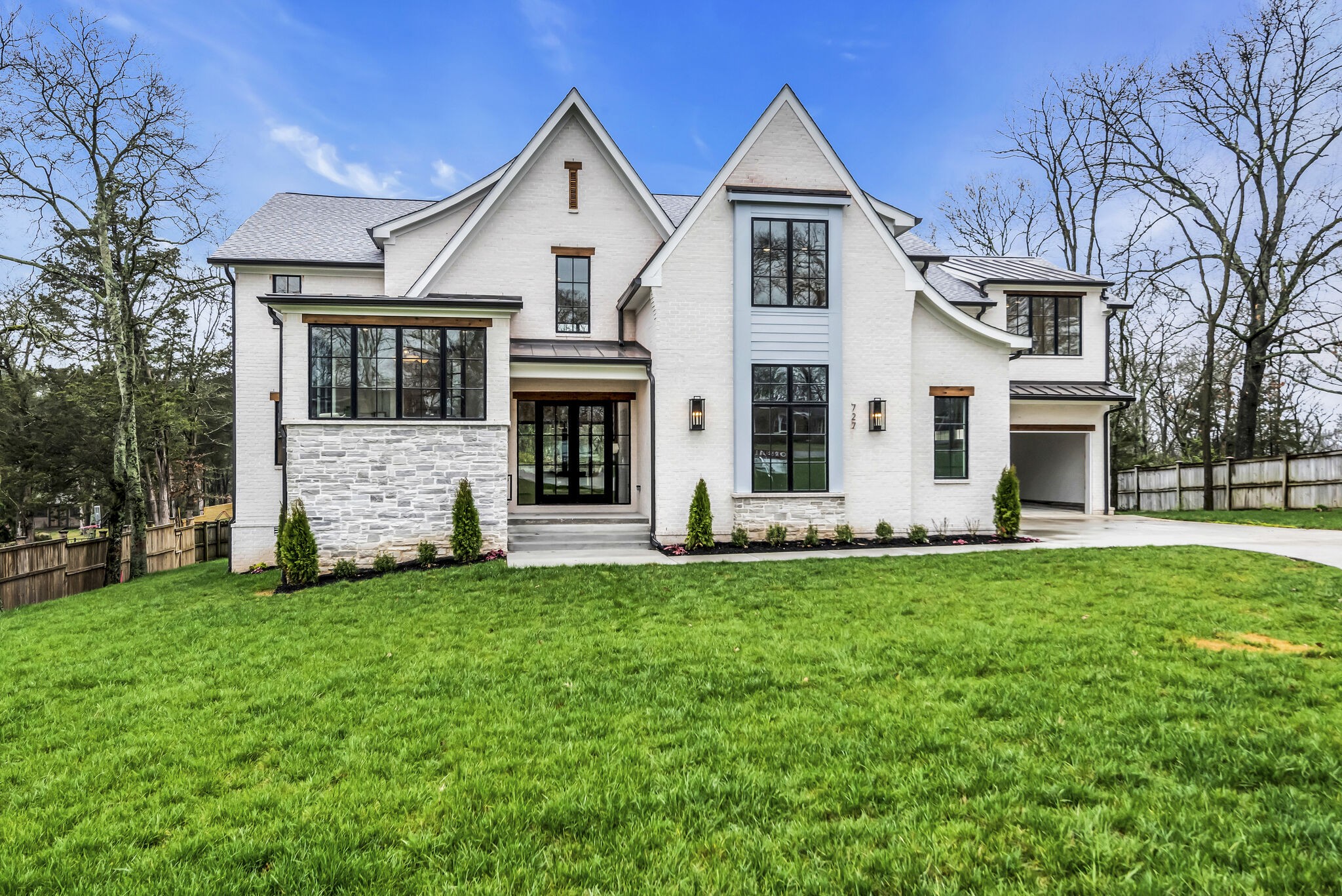 727 Starlit Rd