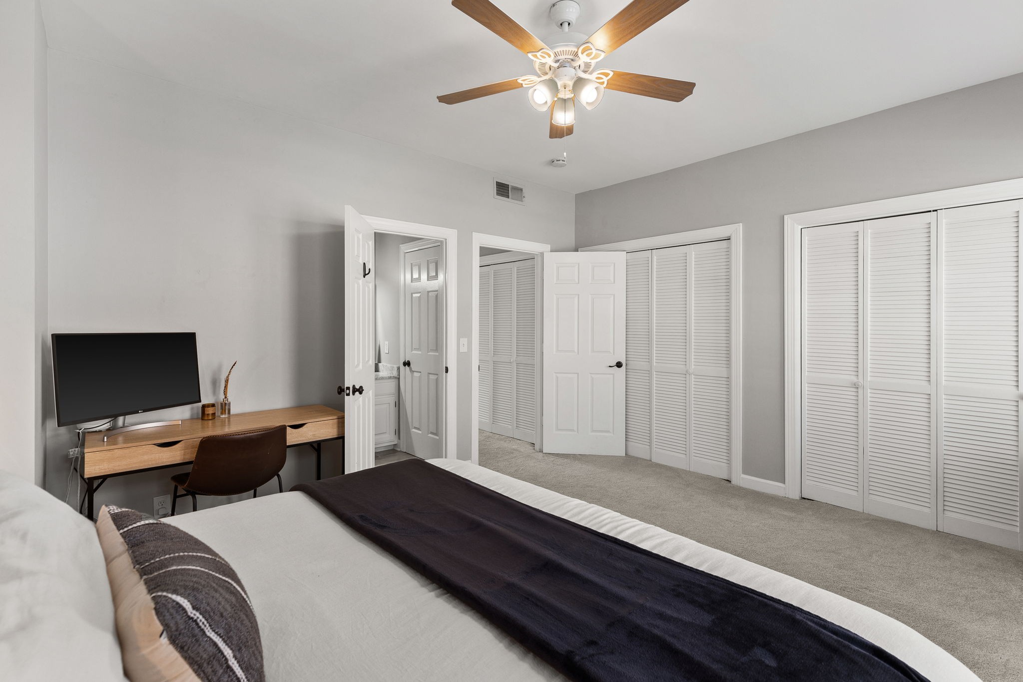 118 Forest Place Cir