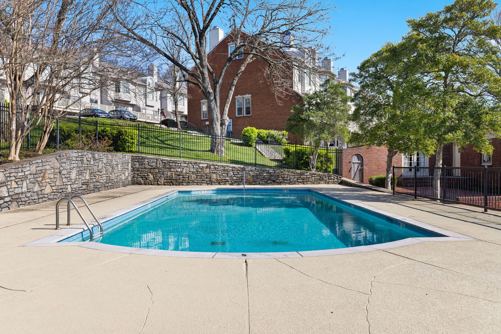 118 Forest Place Cir