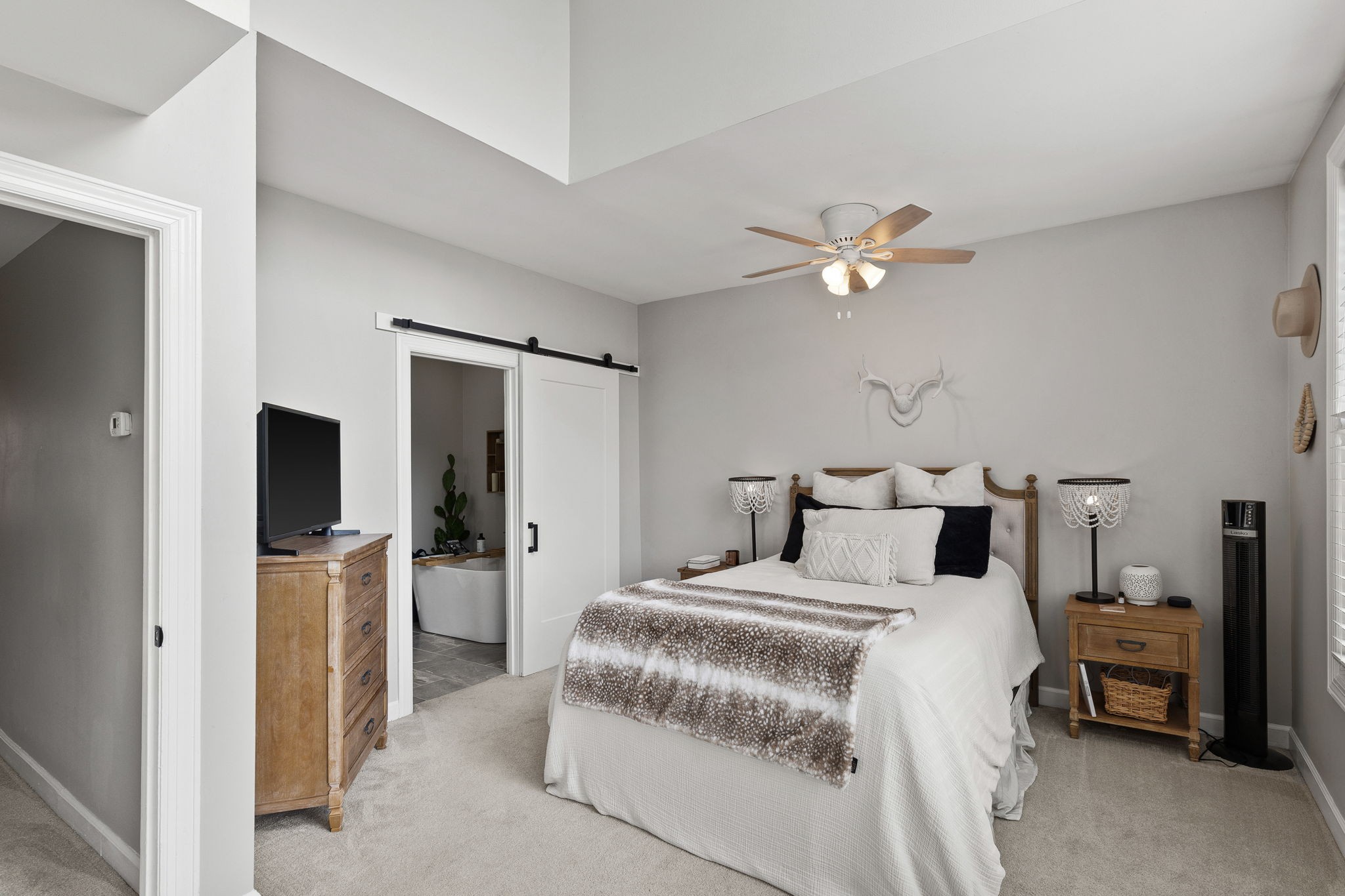 118 Forest Place Cir