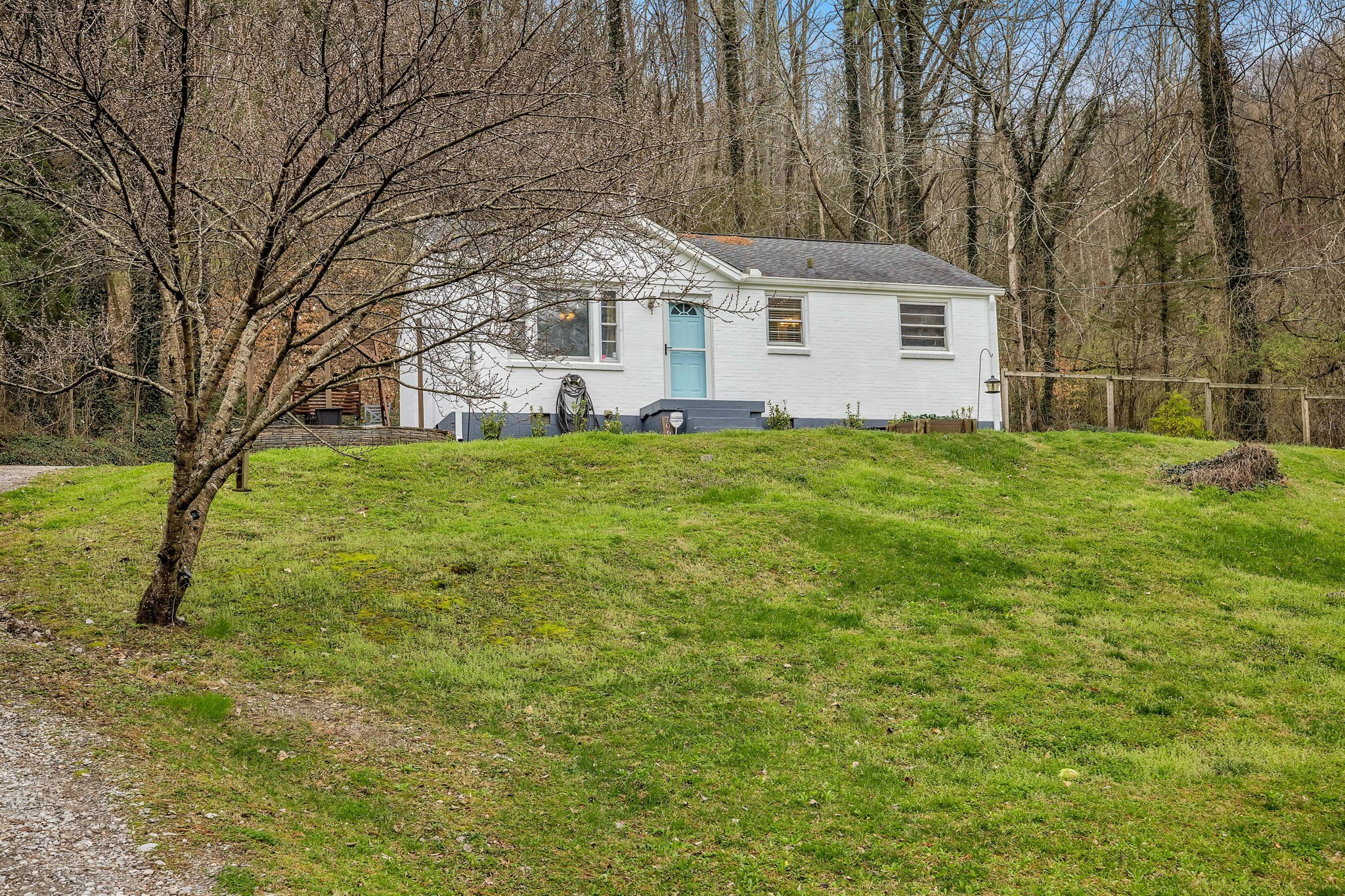 7064 River Road Pike