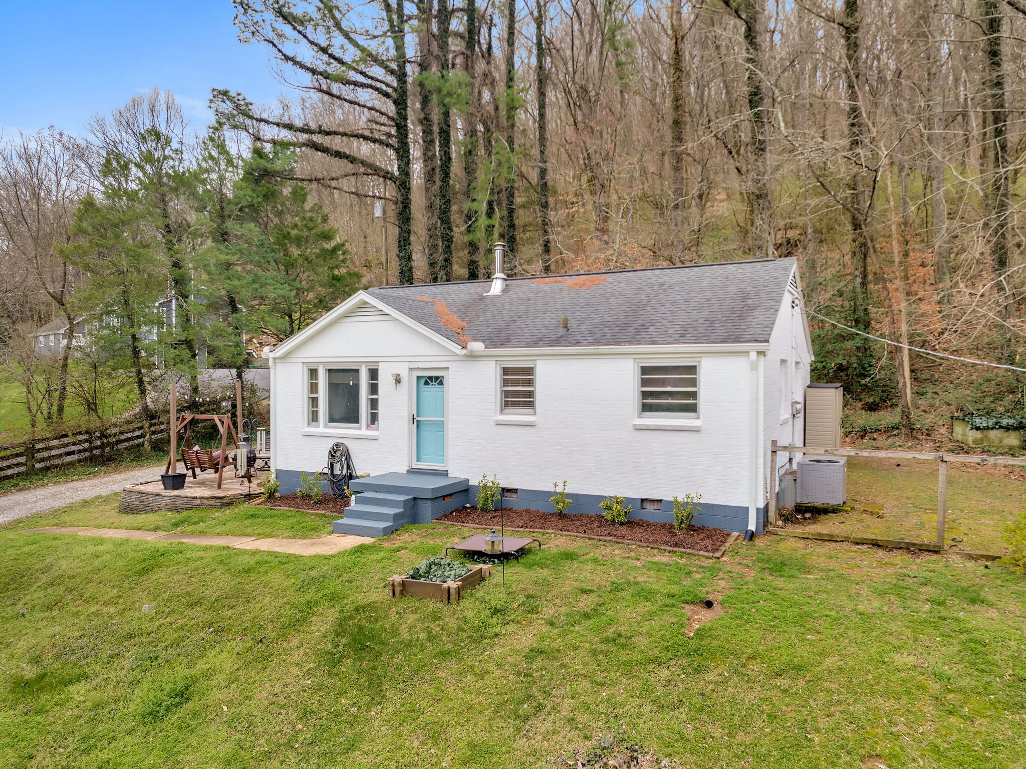 7064 River Road Pike