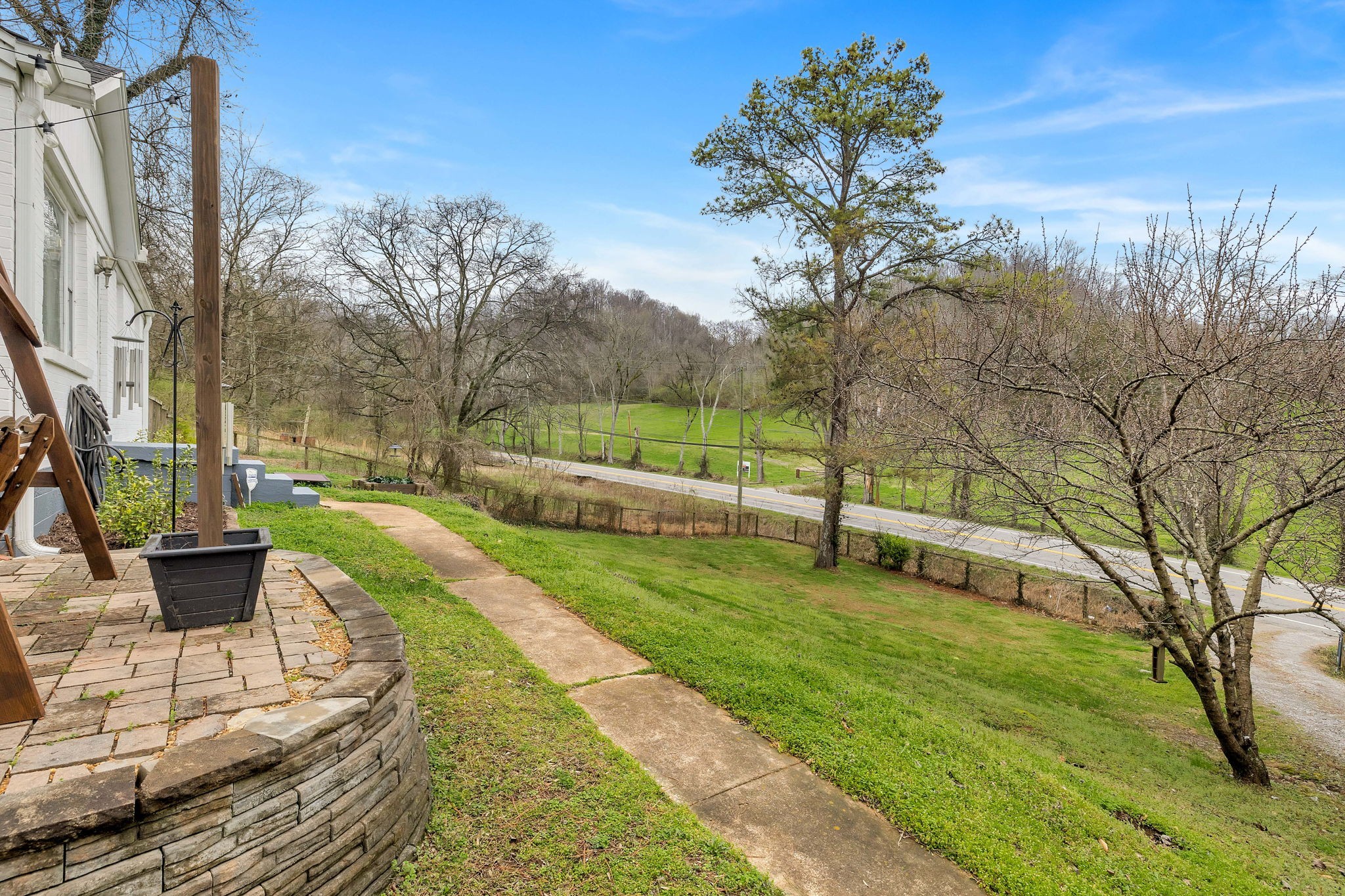 7064 River Road Pike