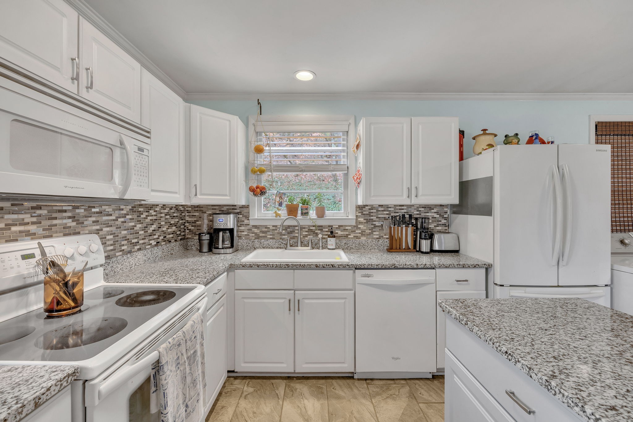 7064 River Road Pike