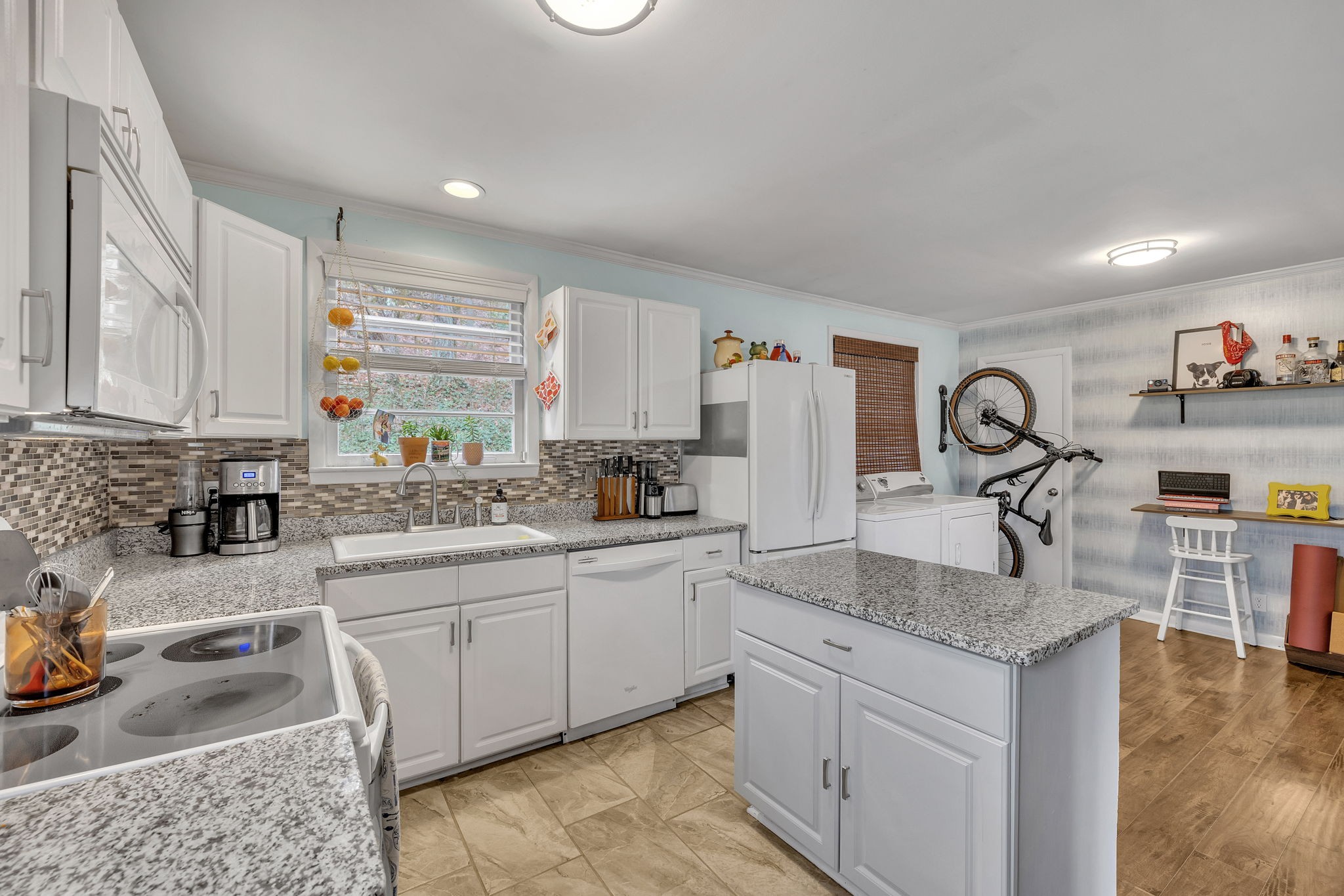 7064 River Road Pike