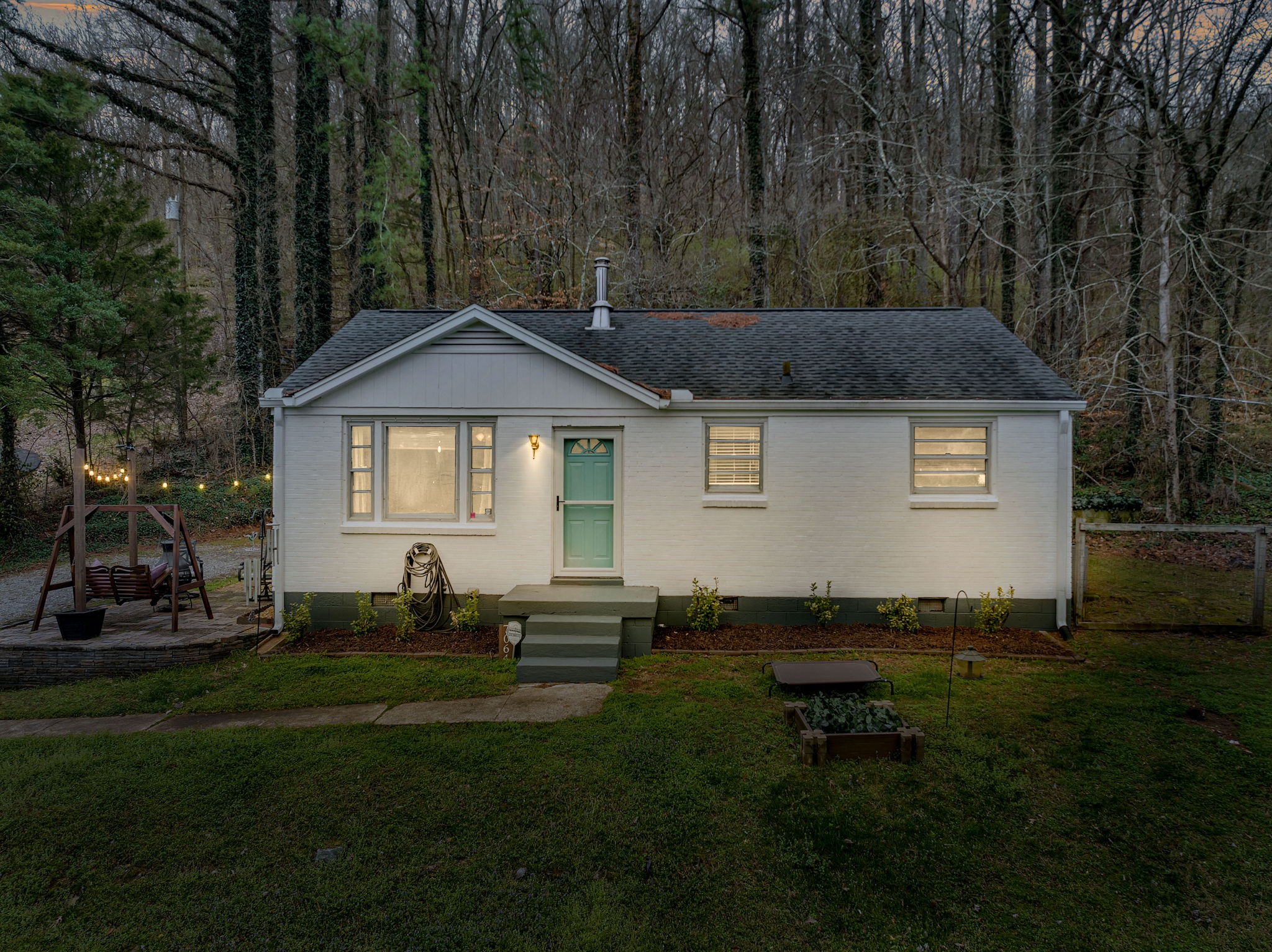 7064 River Road Pike