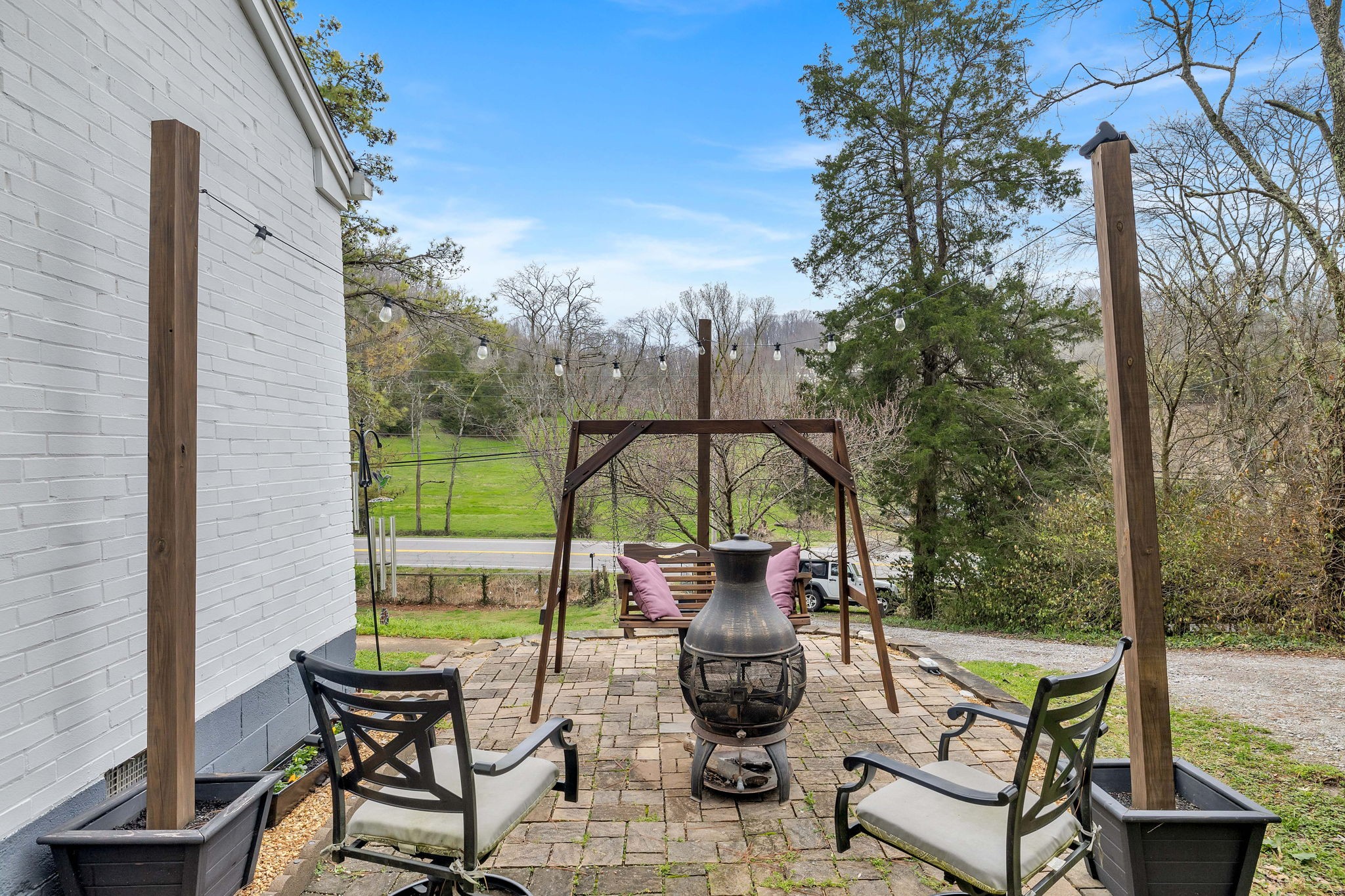 7064 River Road Pike