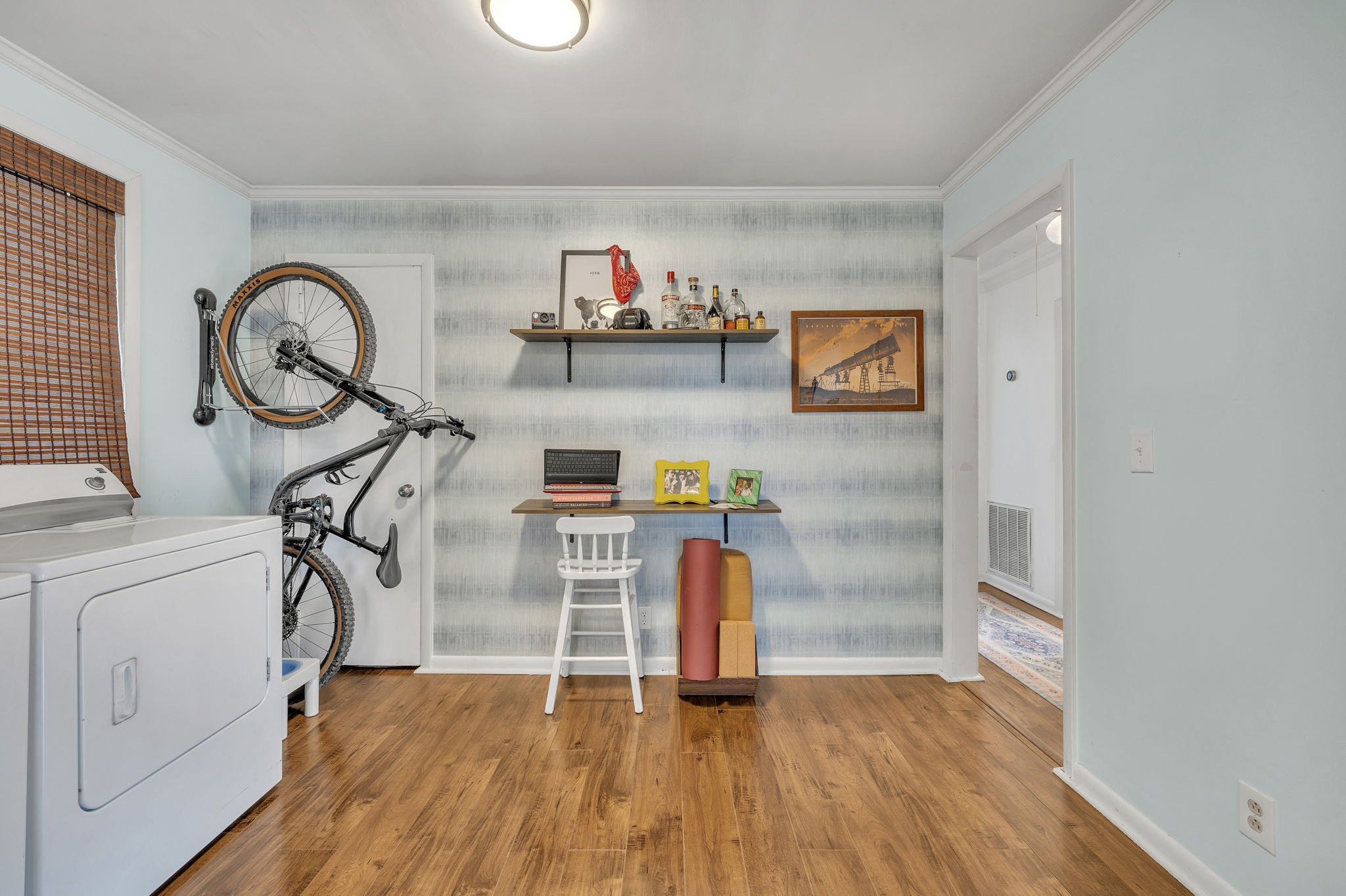 7064 River Road Pike