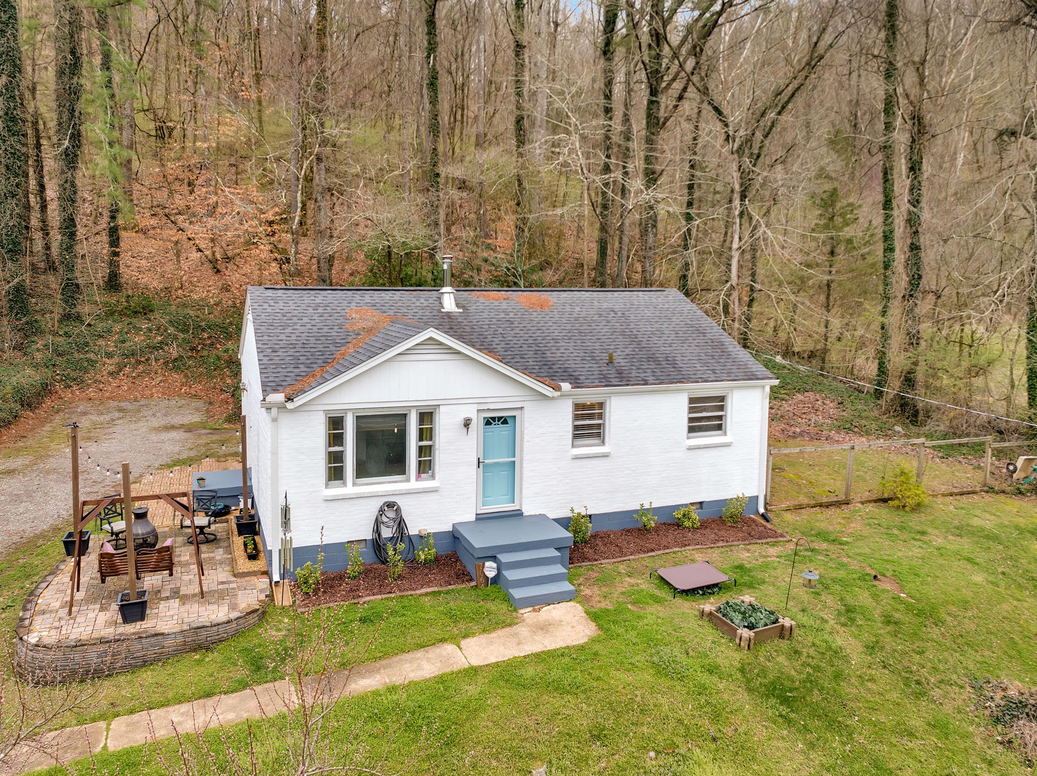 7064 River Road Pike