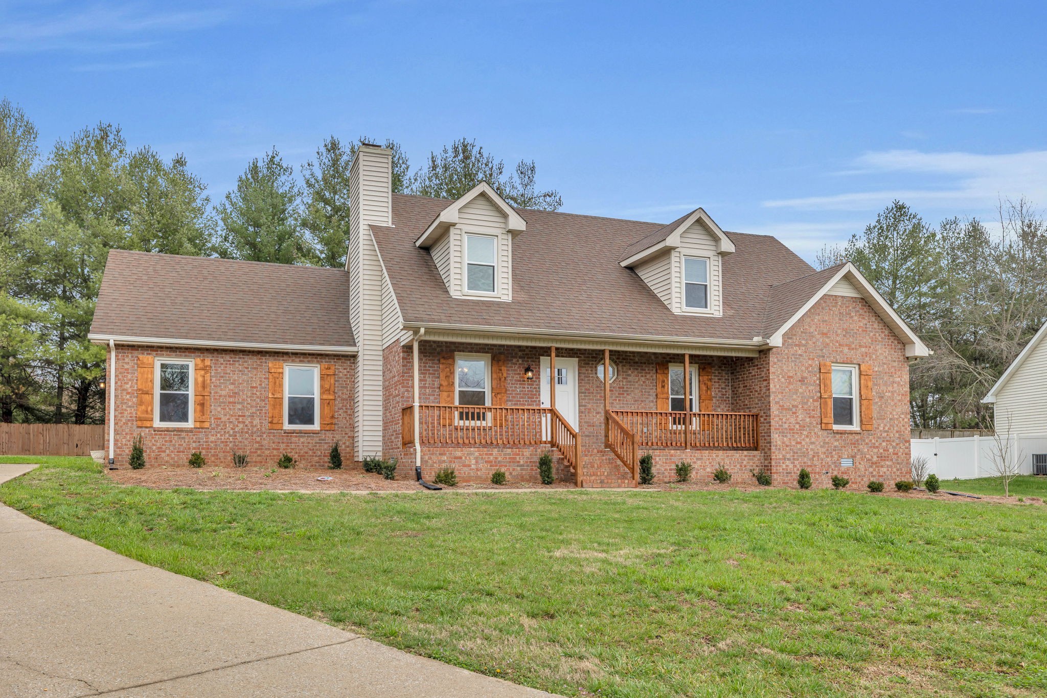 2314 N Bellah Ct