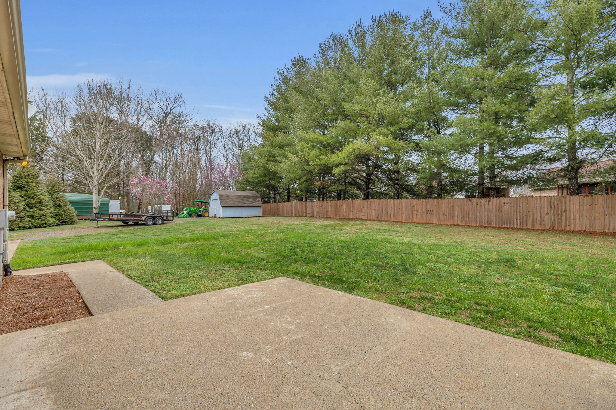 2314 N Bellah Ct
