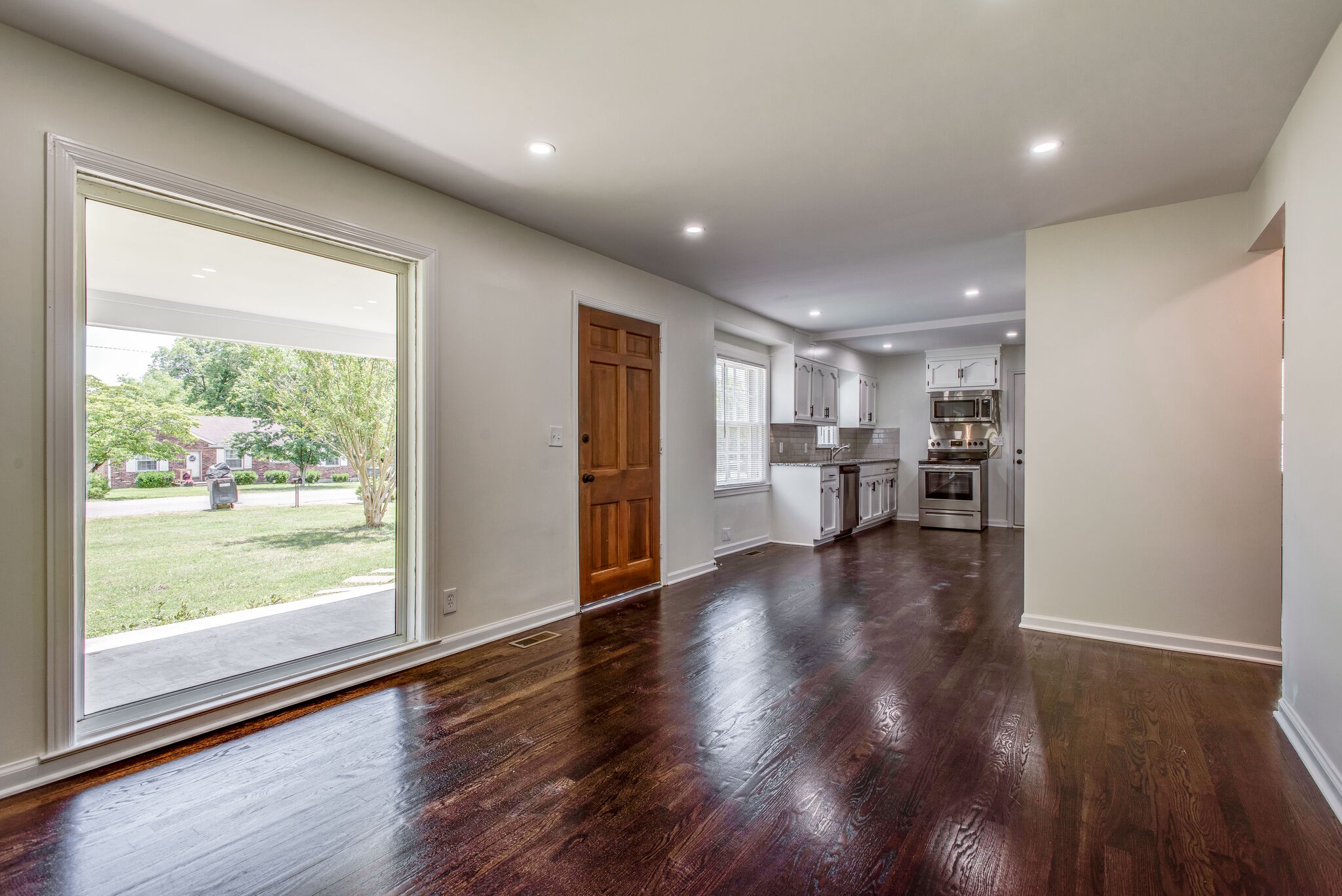 204 Ridgeway Dr