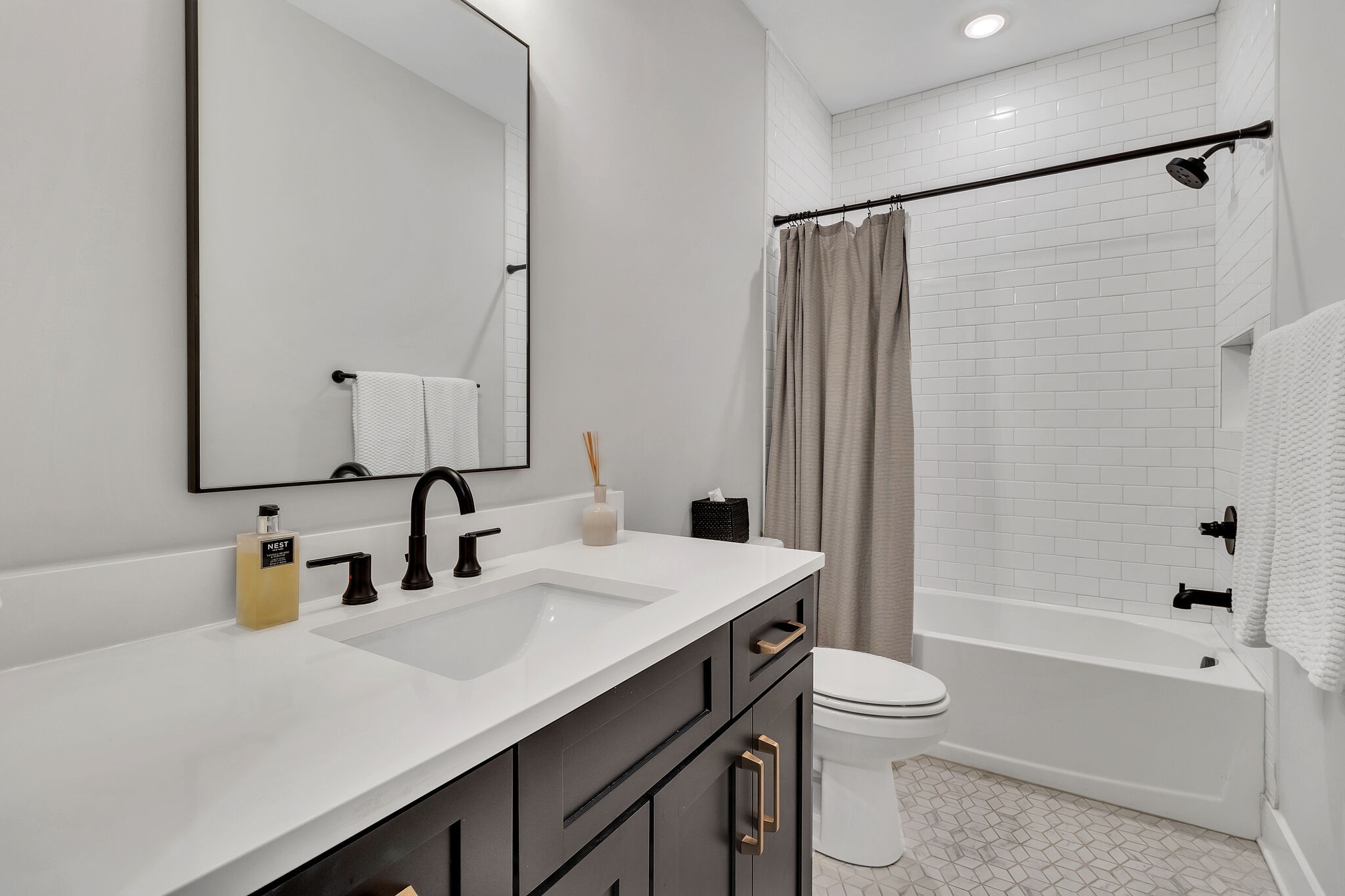 913 Crescent Hill Rd Unit: A