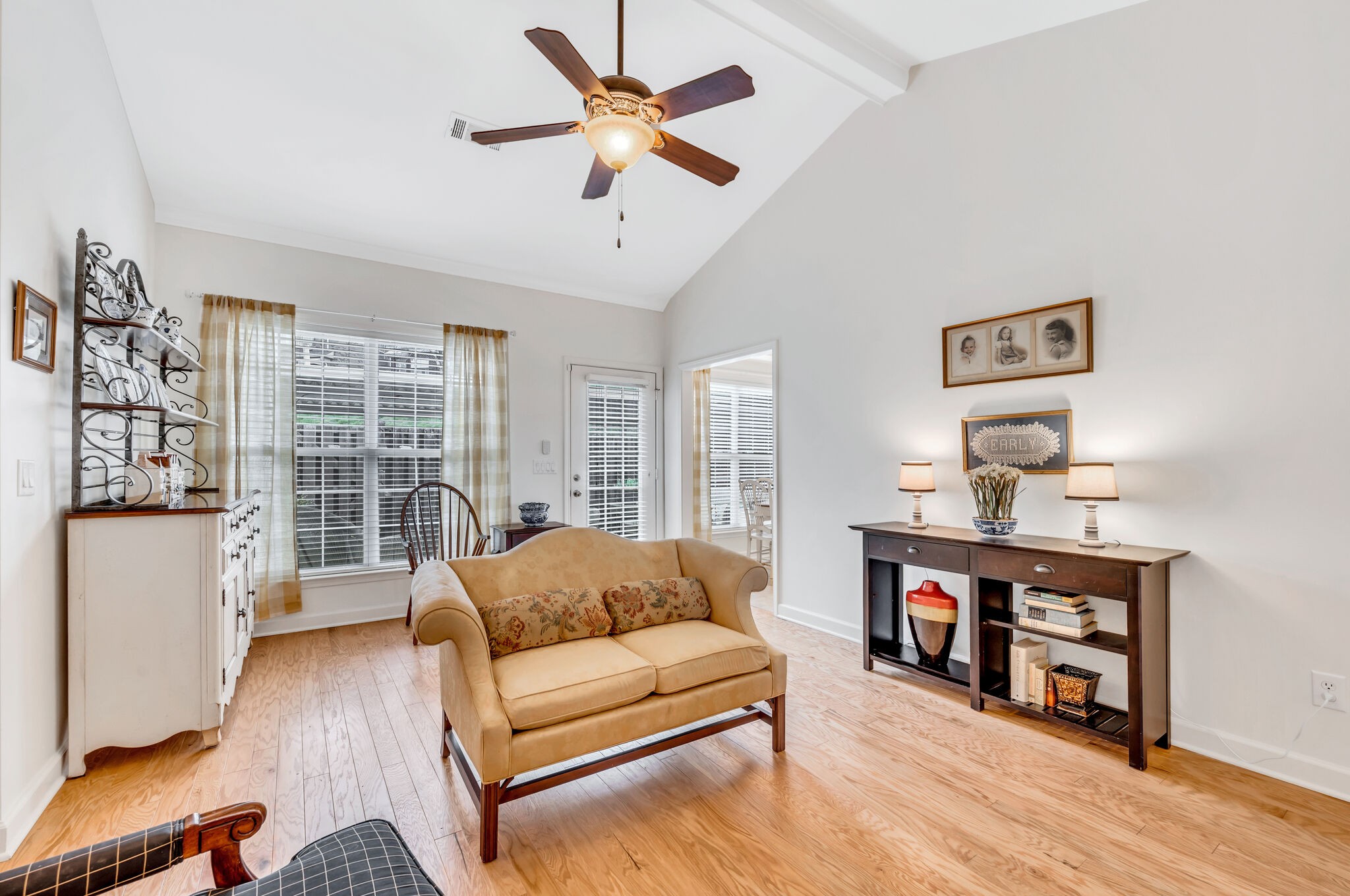 7135 Sunrise Cir
