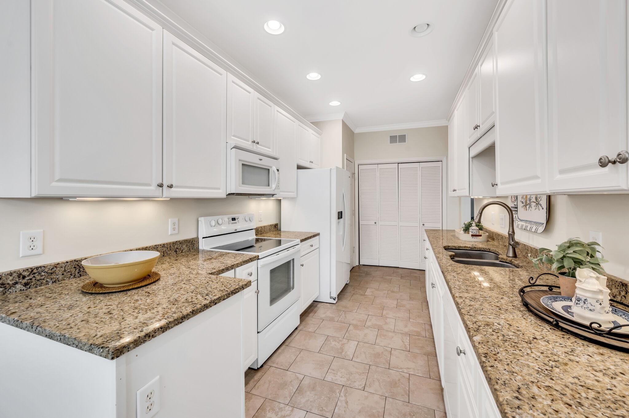 7135 Sunrise Cir