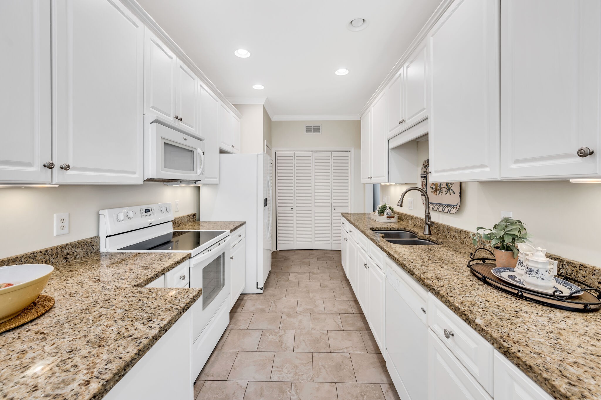 7135 Sunrise Cir