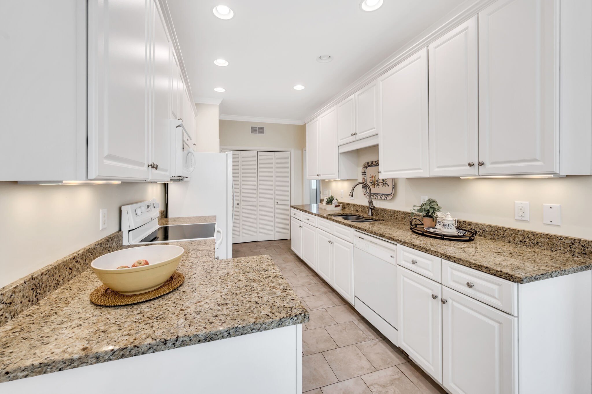 7135 Sunrise Cir