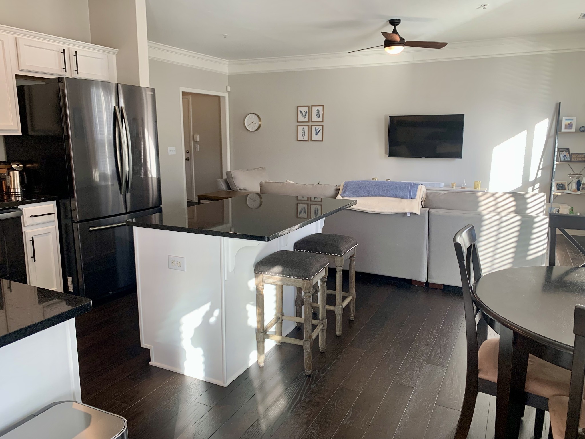 2310 Elliott Ave Unit: 830