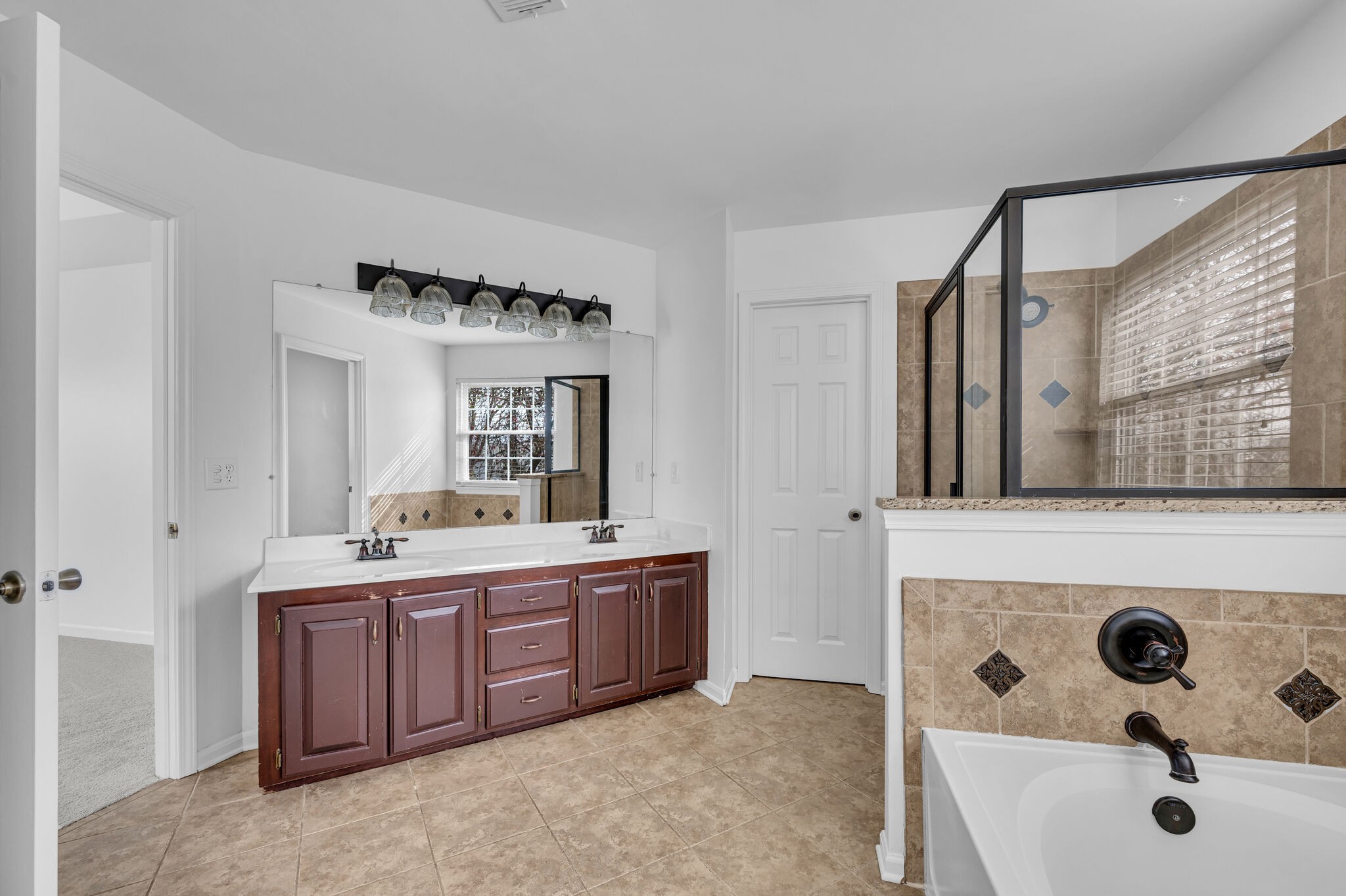 208 Cavalcade Cir