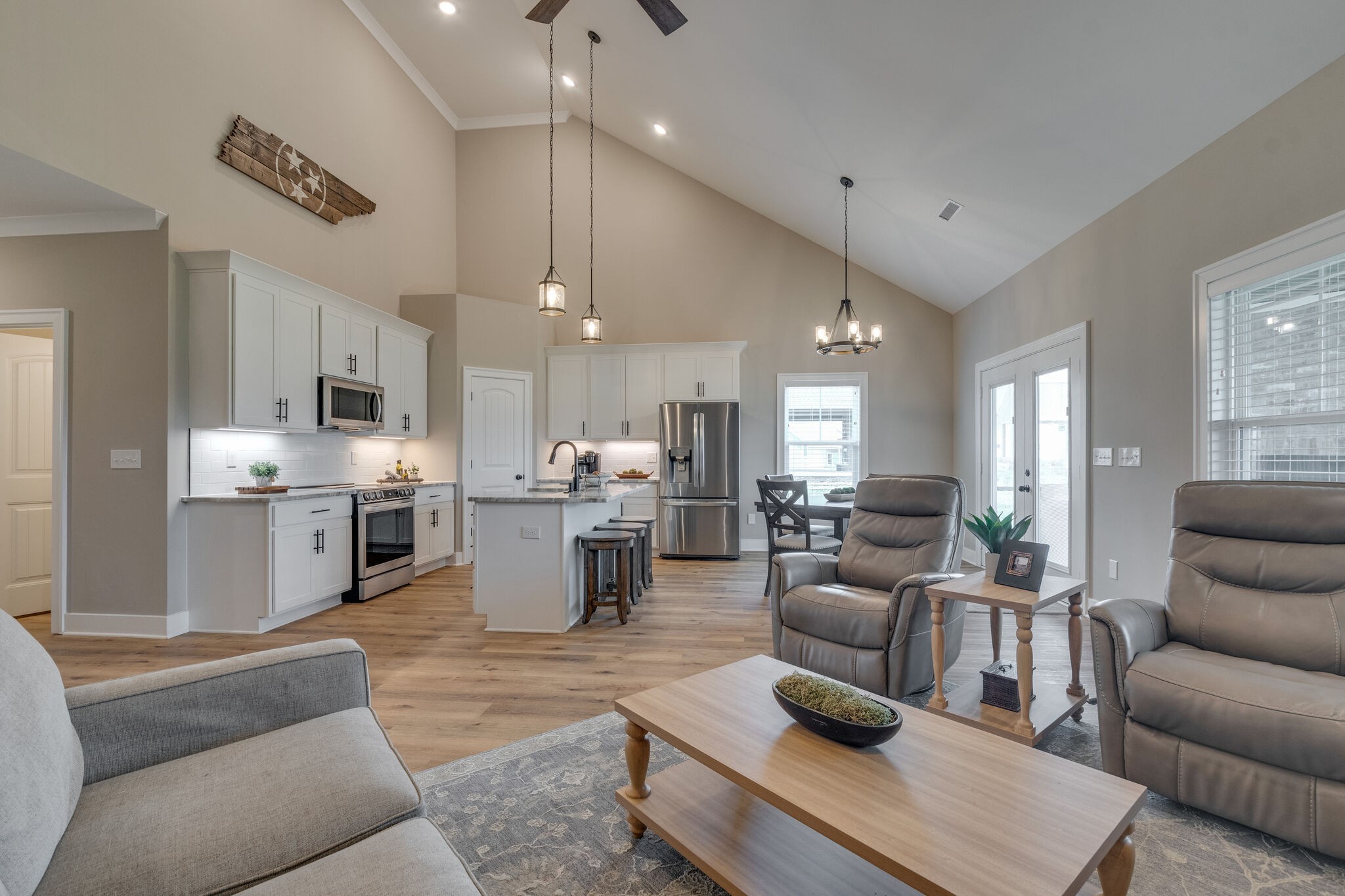 65 Canoe Ct