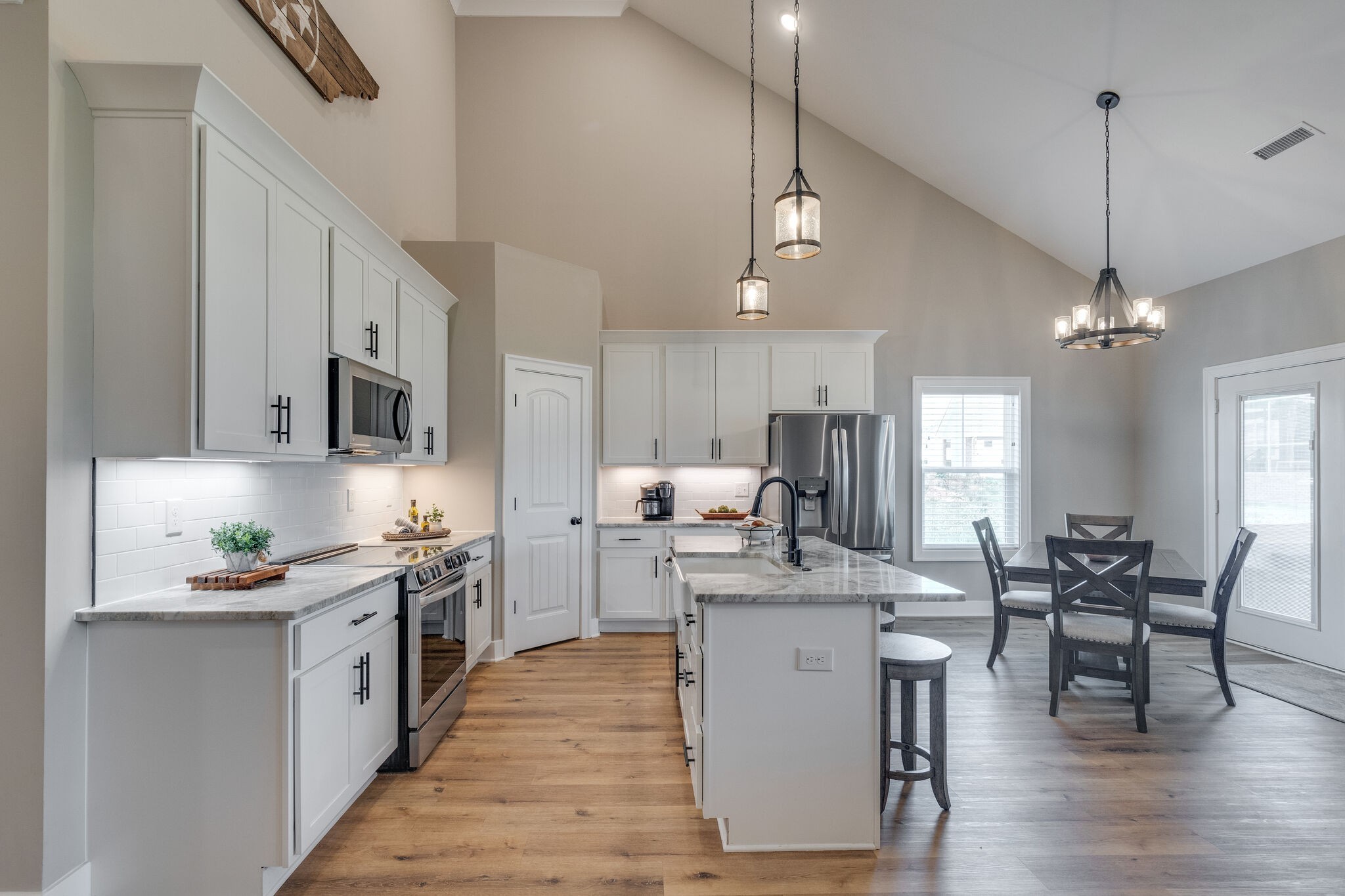 65 Canoe Ct