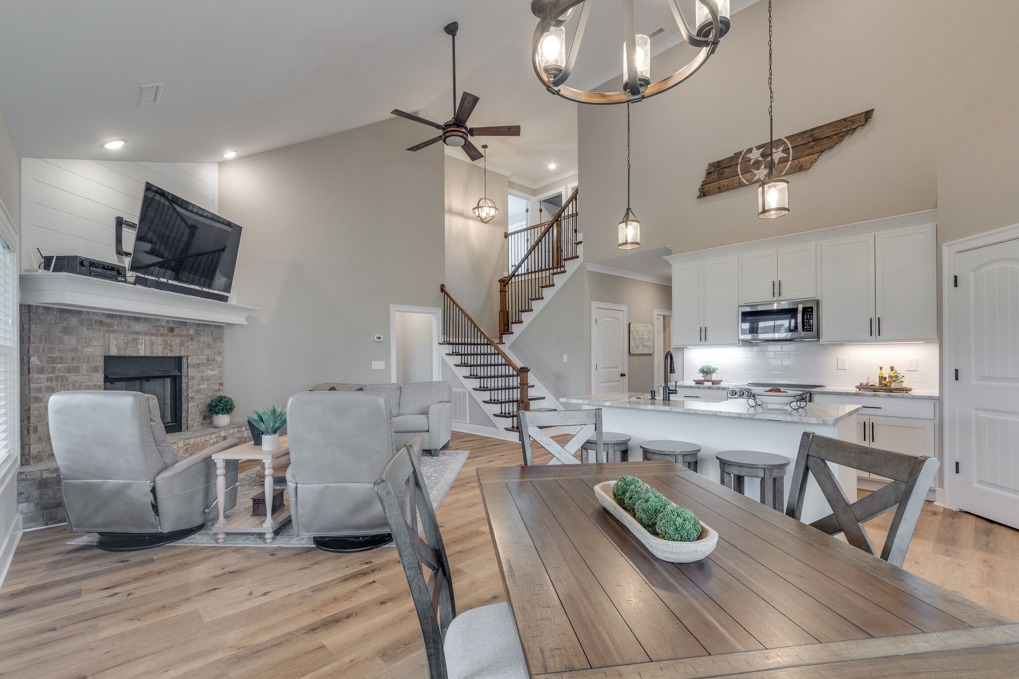 65 Canoe Ct