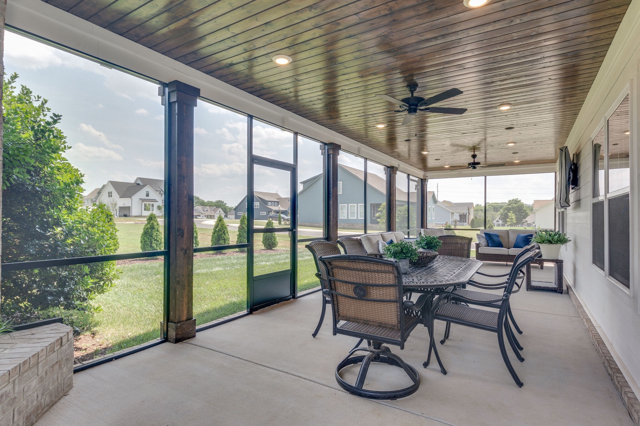 65 Canoe Ct