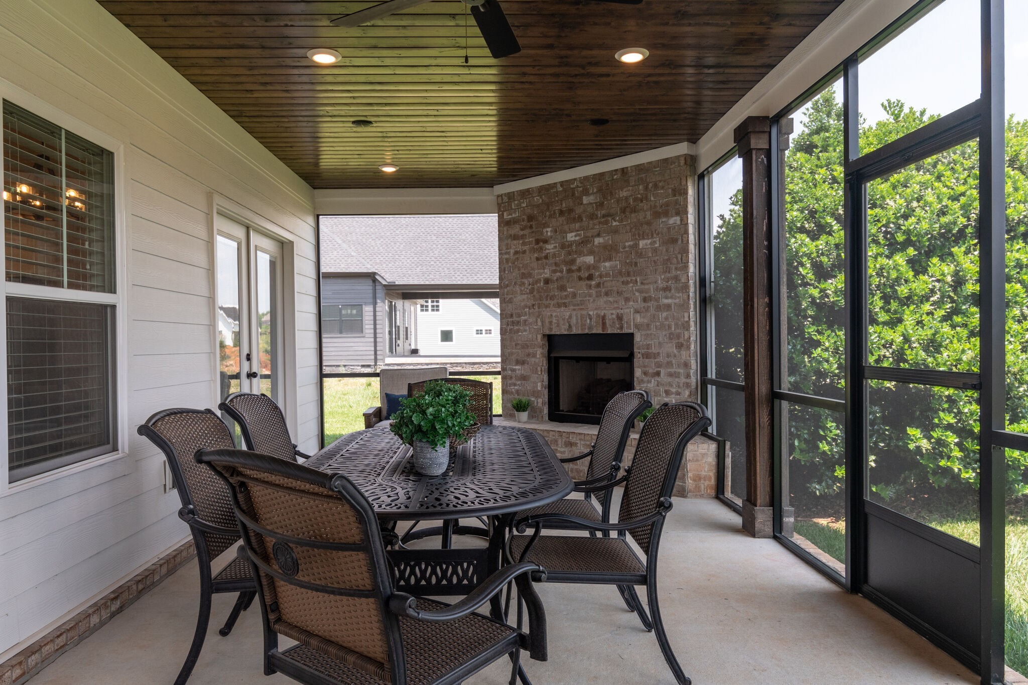 65 Canoe Ct