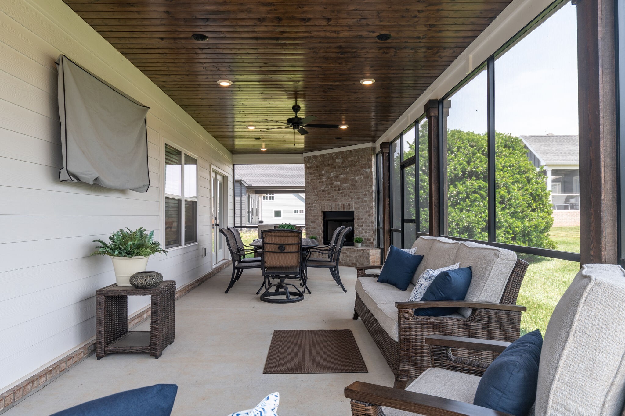 65 Canoe Ct