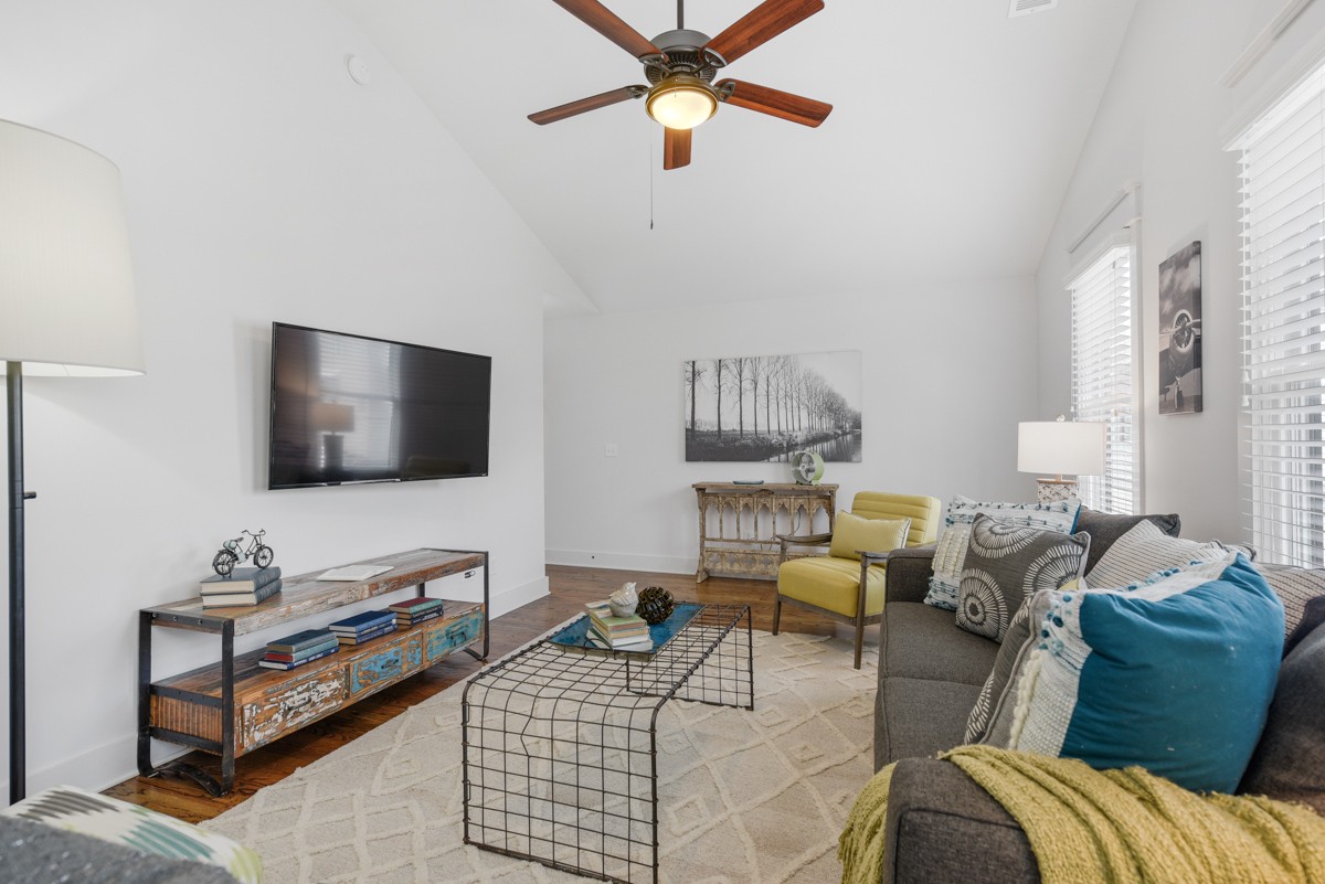 810 Lancaster Way