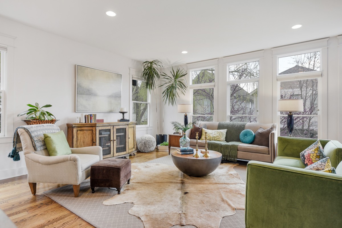 810 Lancaster Way
