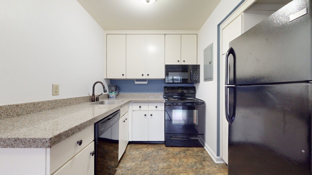 1900 Richard Jones Rd Unit: C110