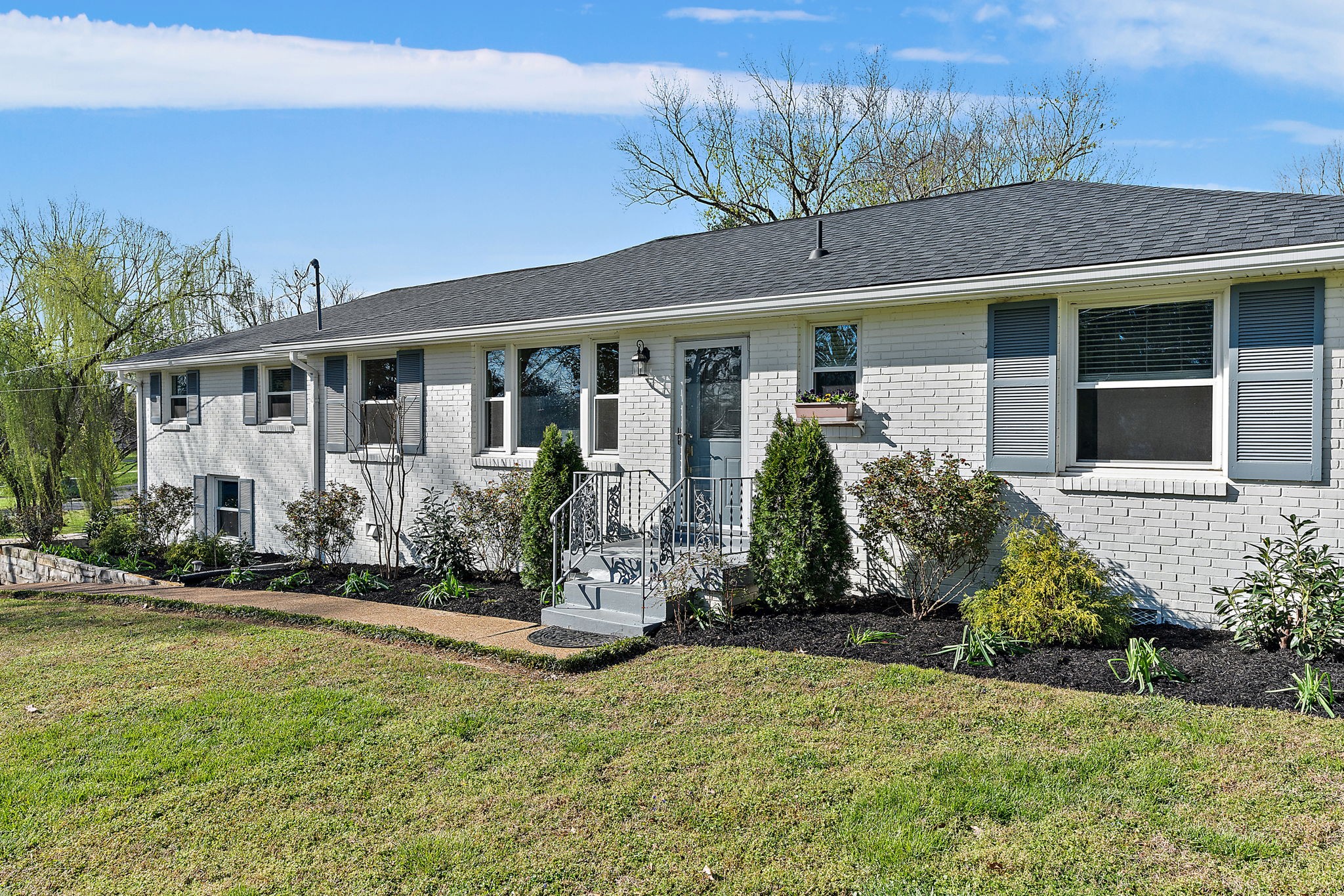 5201 Smartt Dr