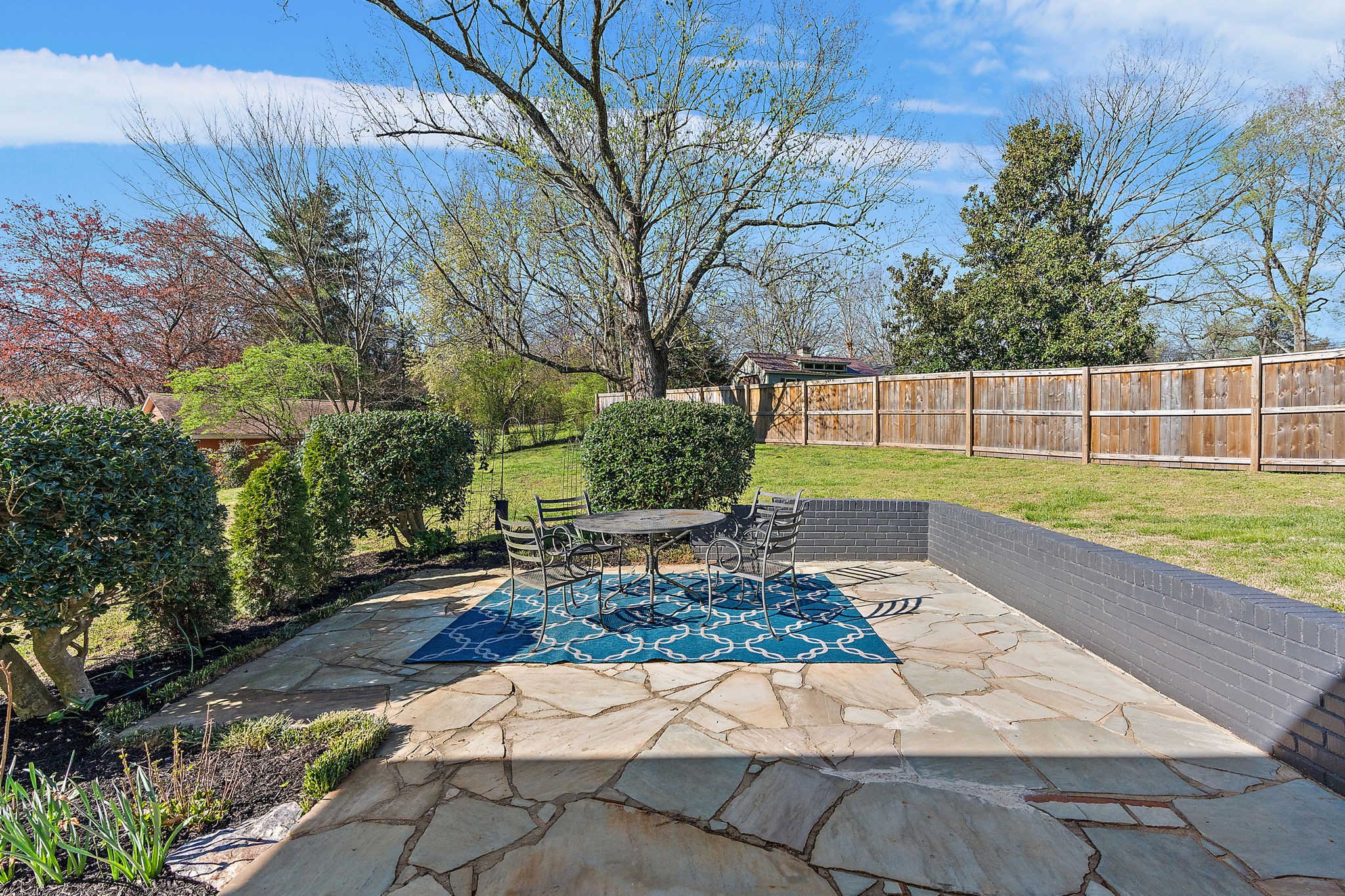 5201 Smartt Dr