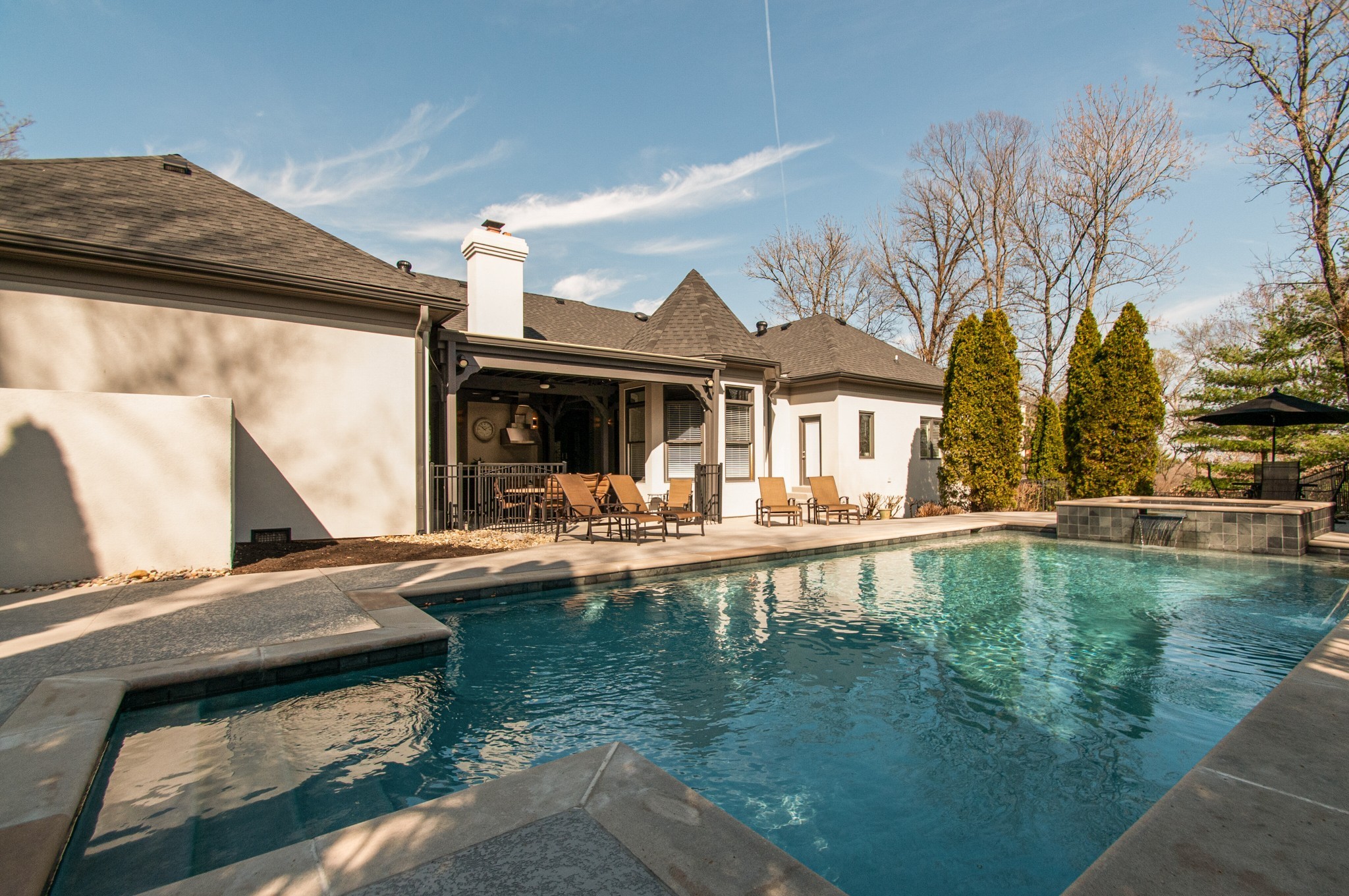813 Shadowstone Pl