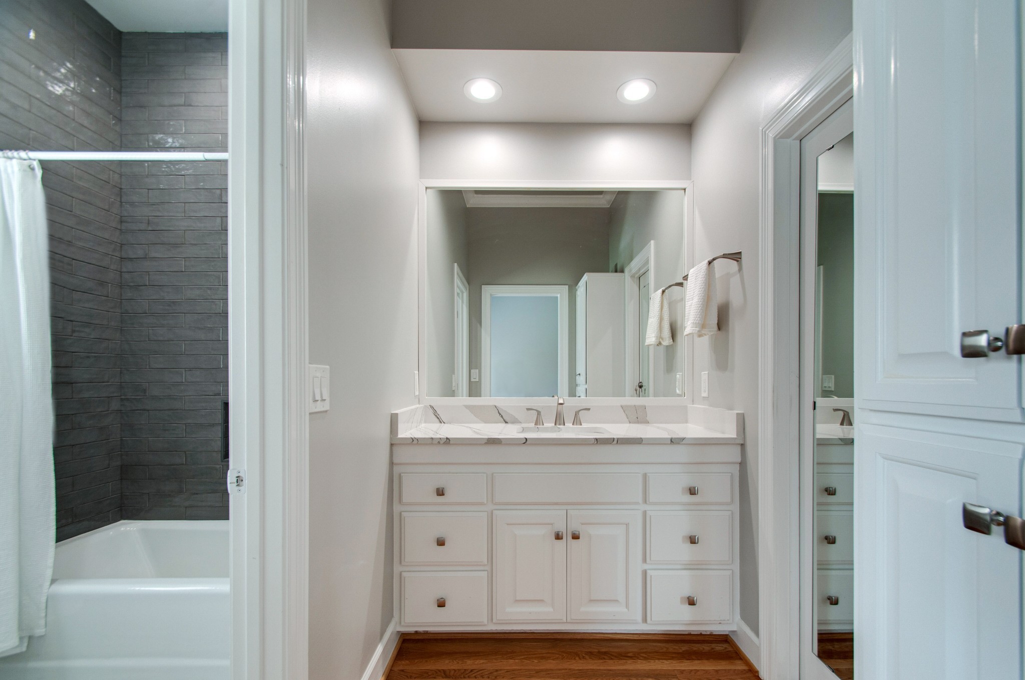 813 Shadowstone Pl