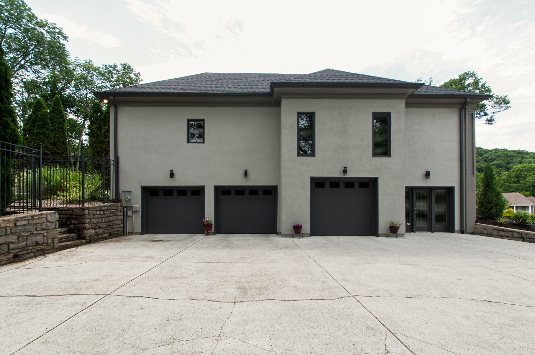 813 Shadowstone Pl