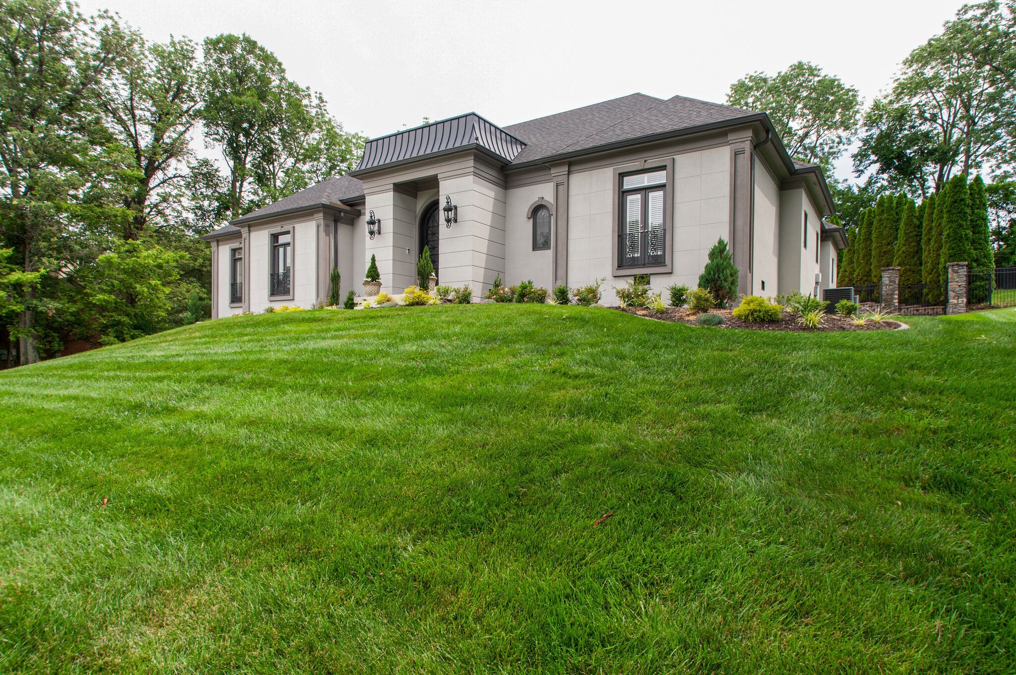 813 Shadowstone Pl