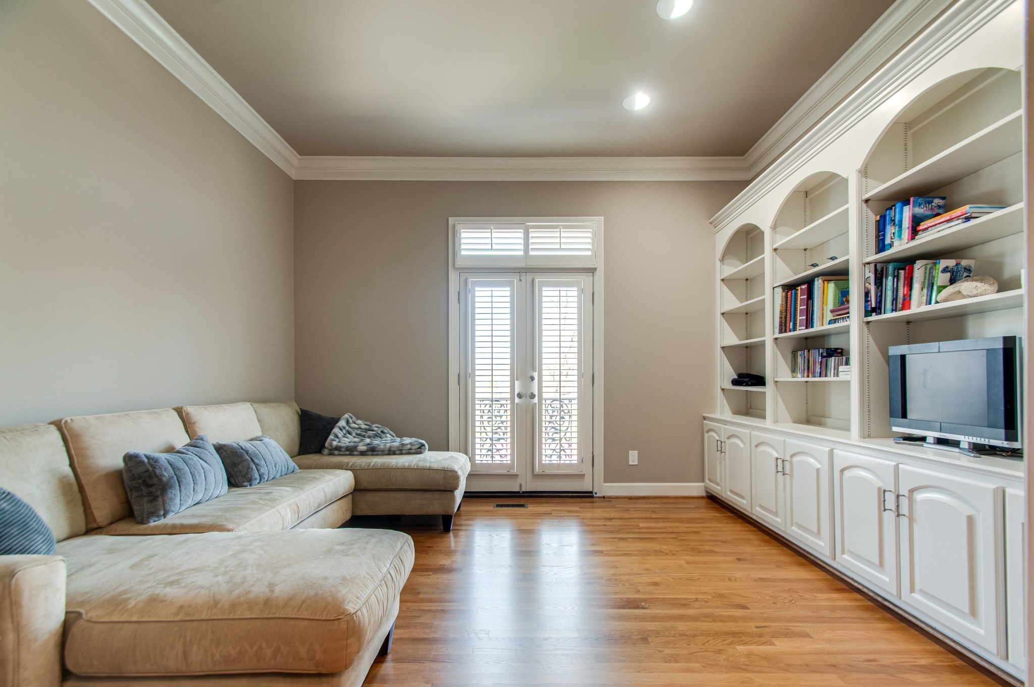 813 Shadowstone Pl