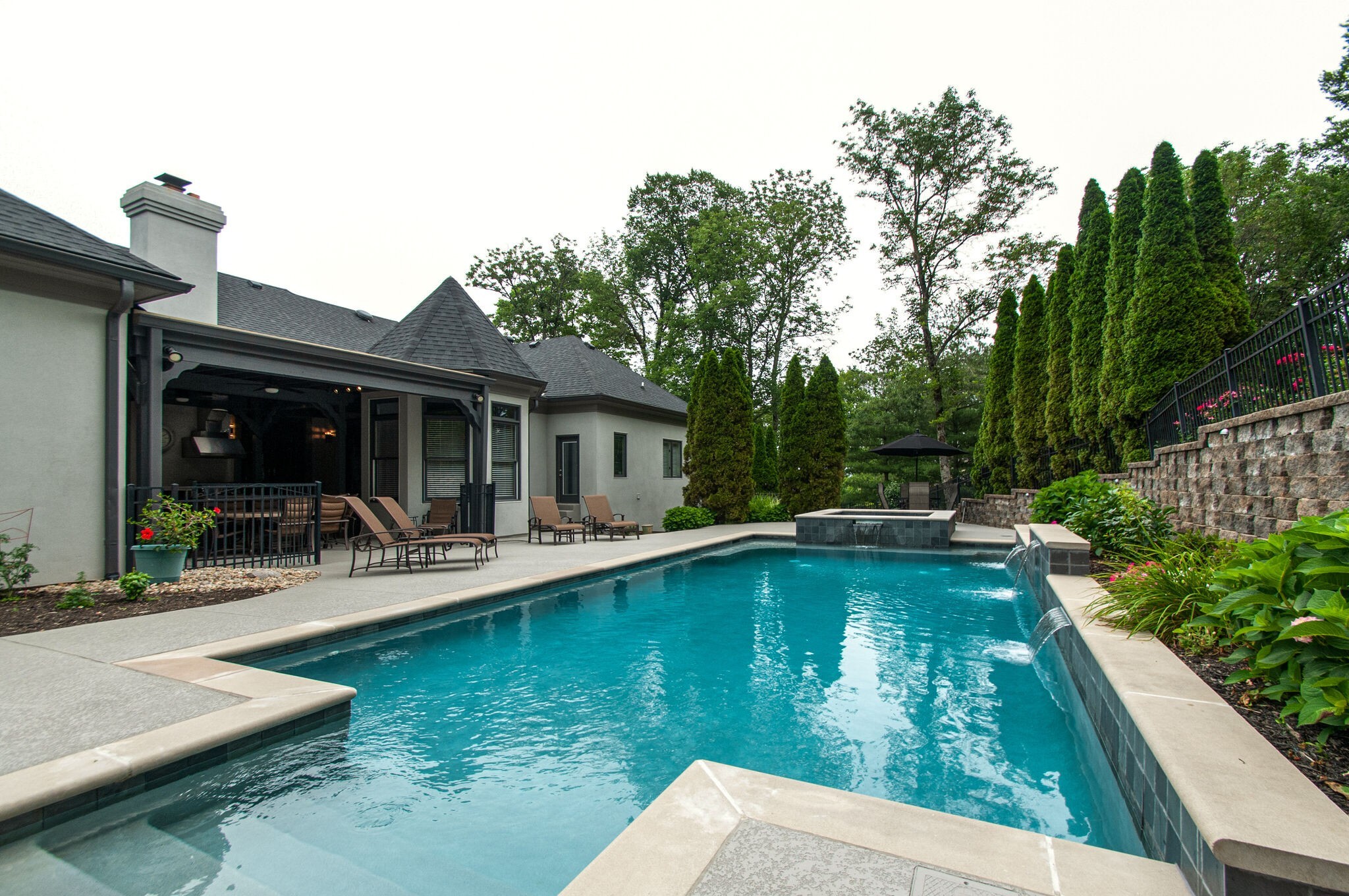 813 Shadowstone Pl