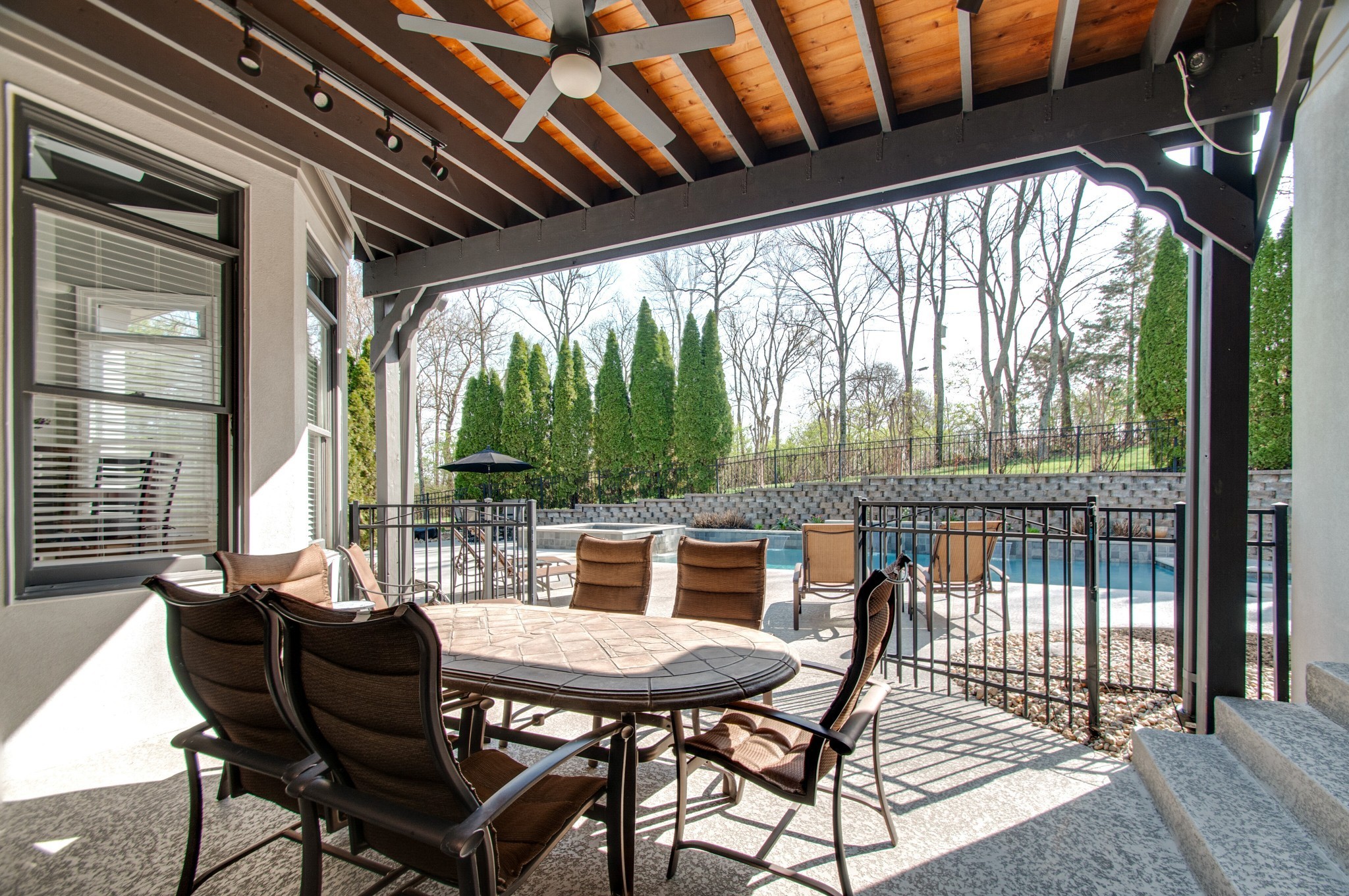 813 Shadowstone Pl