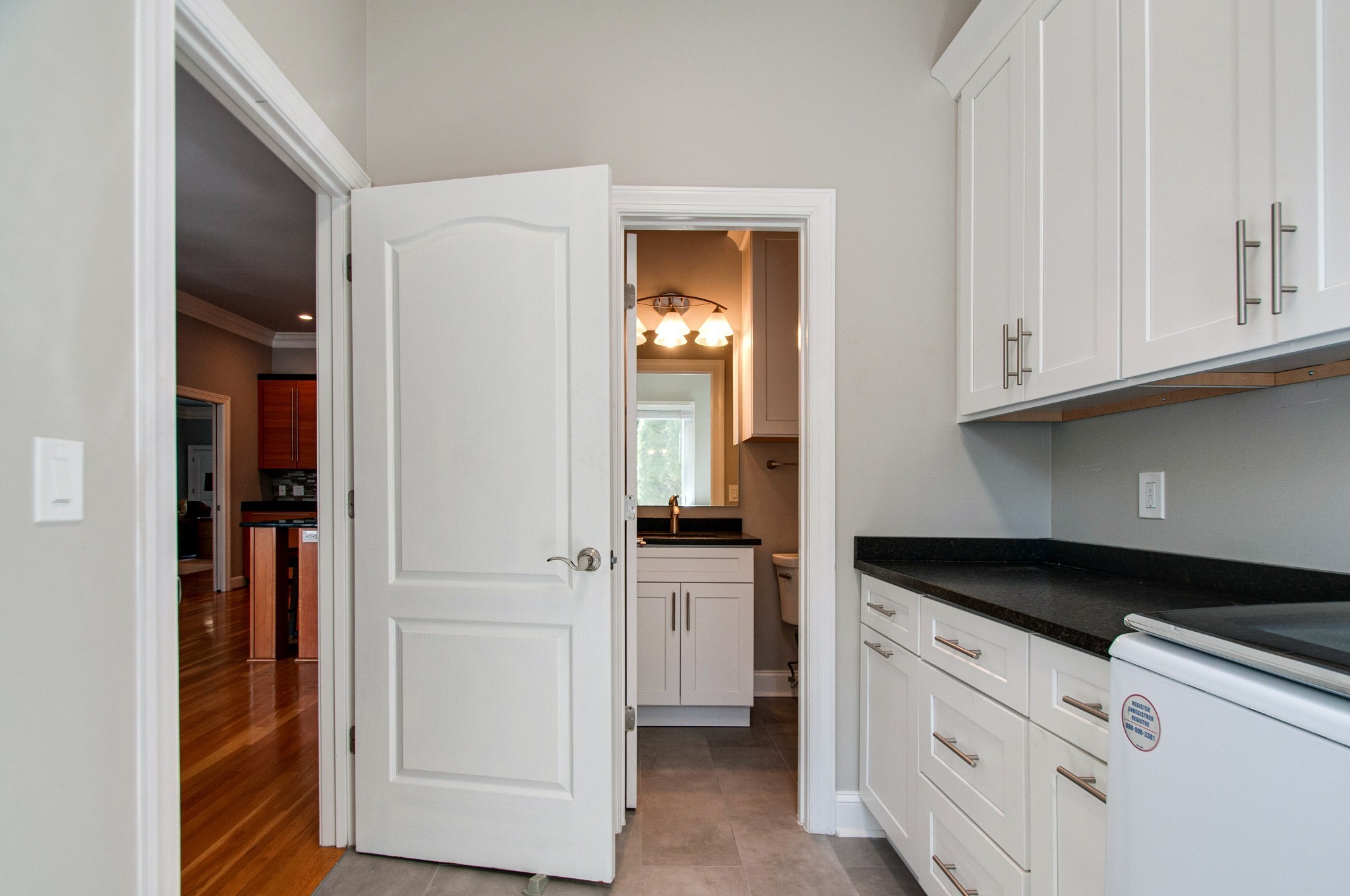 813 Shadowstone Pl